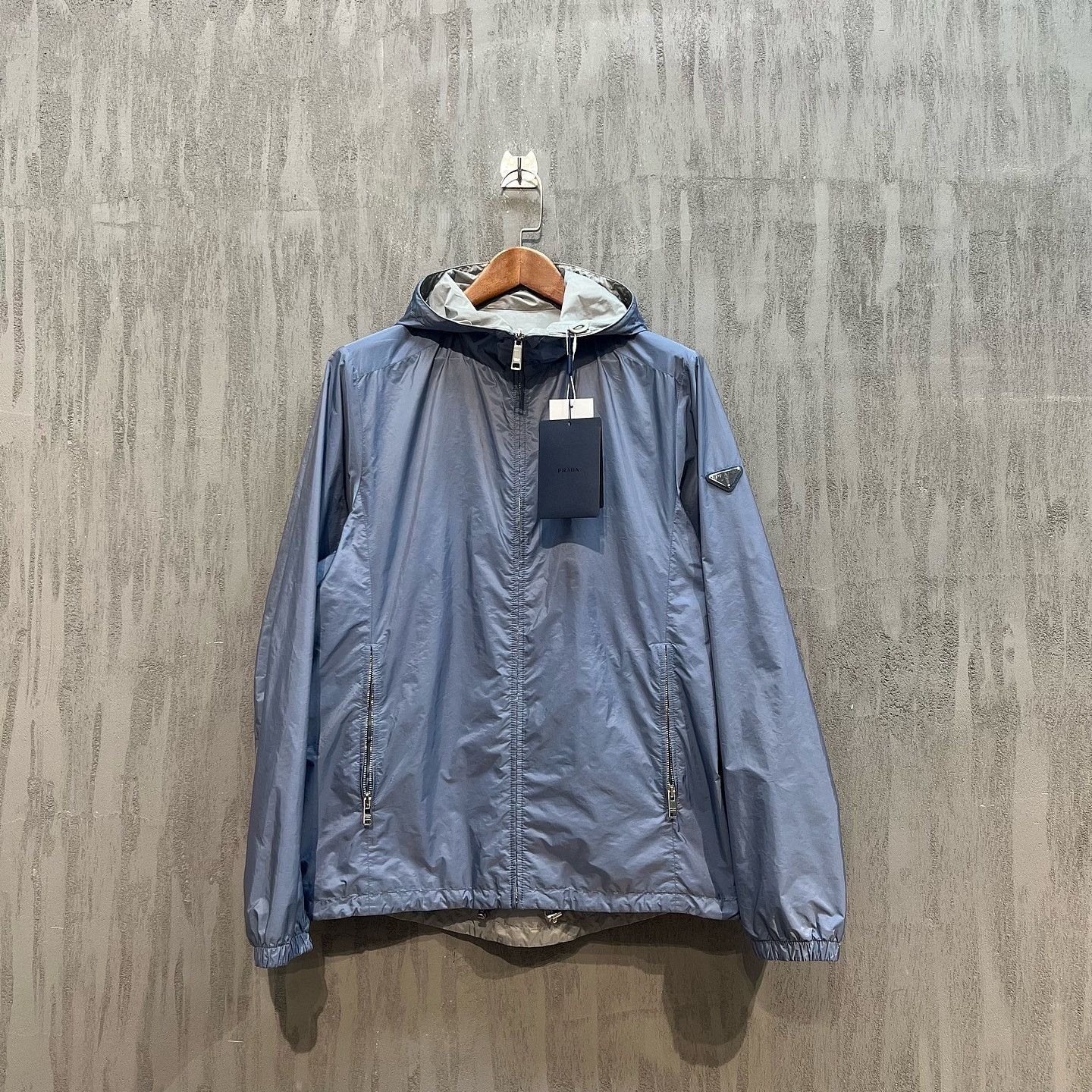 Prada Prada Logo Patch Hooded Light Jacket Size L Size US L / EU 52-54 / 3 - 1 Thumbnail