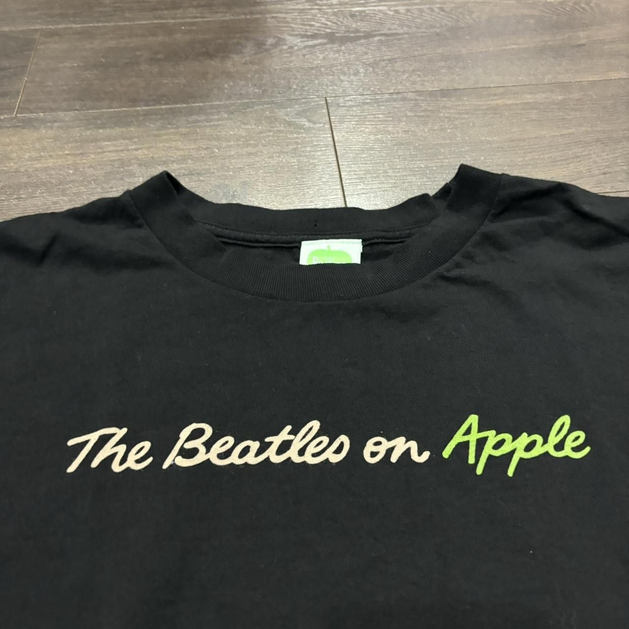 Designer Vintage The Beatles On Apple T Shirt 00s Large Size US L / EU 52-54 / 3 - 1 Thumbnail