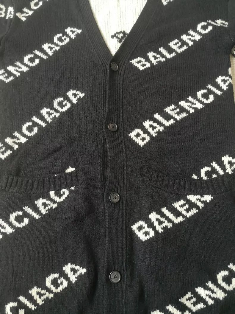 Balenciaga Balenciaga Women's full print cardigan sweater, knitwear Size XS / US 0-2 / IT 36-38 - 3 Thumbnail