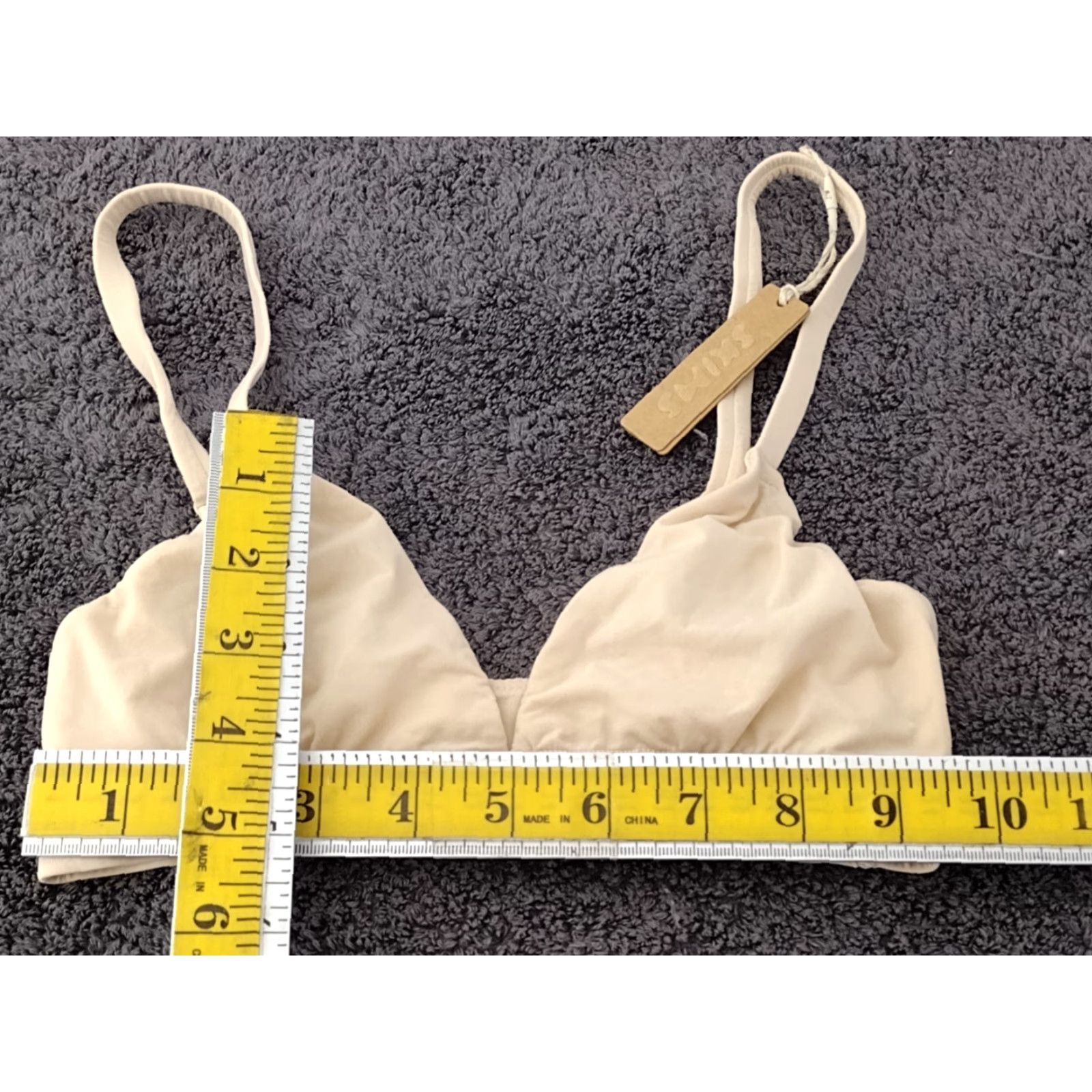 SKIMS SKIMS Bra Fits Everybody Triangle Bralette Sand 2XS Women XS Sand Color Br-TRI-2024 Bralette Sports Classic Logo 194378063054 Mens? Size ONE SIZE - 4 Thumbnail