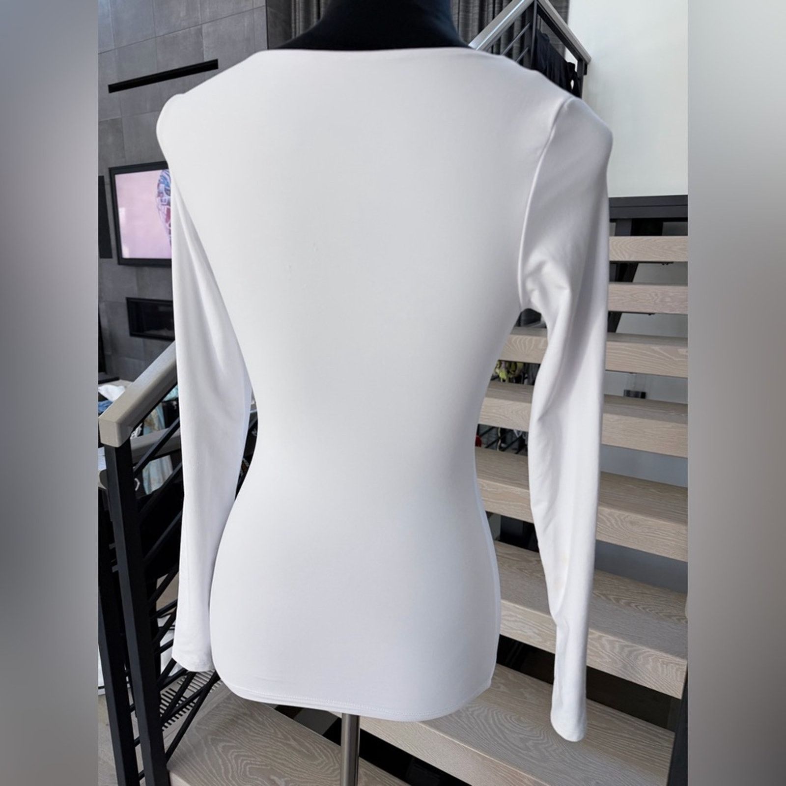 Other Basic Casual White V-Neck Long Sleeve Top size XS/S Size S / US 4 / IT 40 - 8 Thumbnail