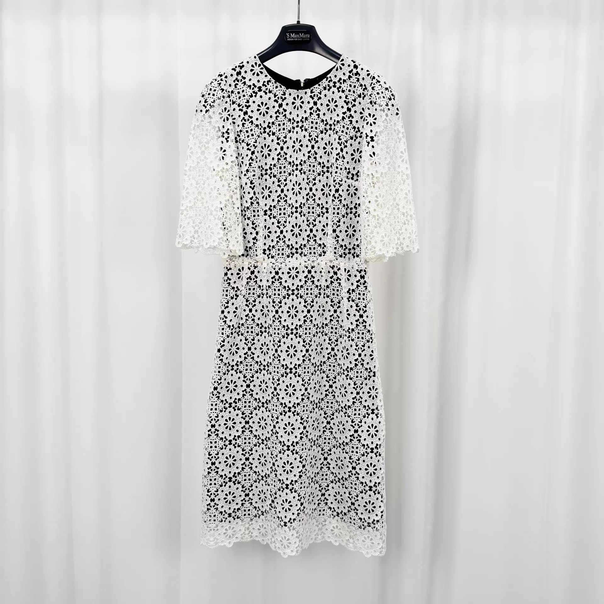 Dolce & Gabbana DG Women's Lace Dress Size 40 98 New KL11437 Size S / US 4 / IT 40 - 1 Thumbnail