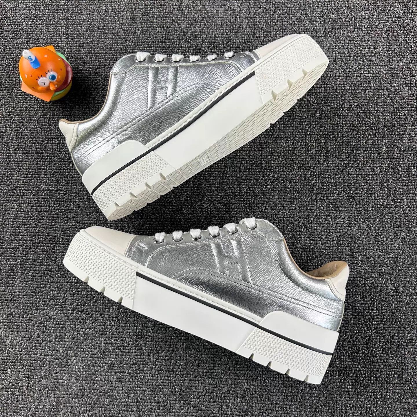 Hermes Hermes Silver Leather Sneaker 36 White Sole HB6526 Size US 5.5 / IT 35.5 - 3 Thumbnail