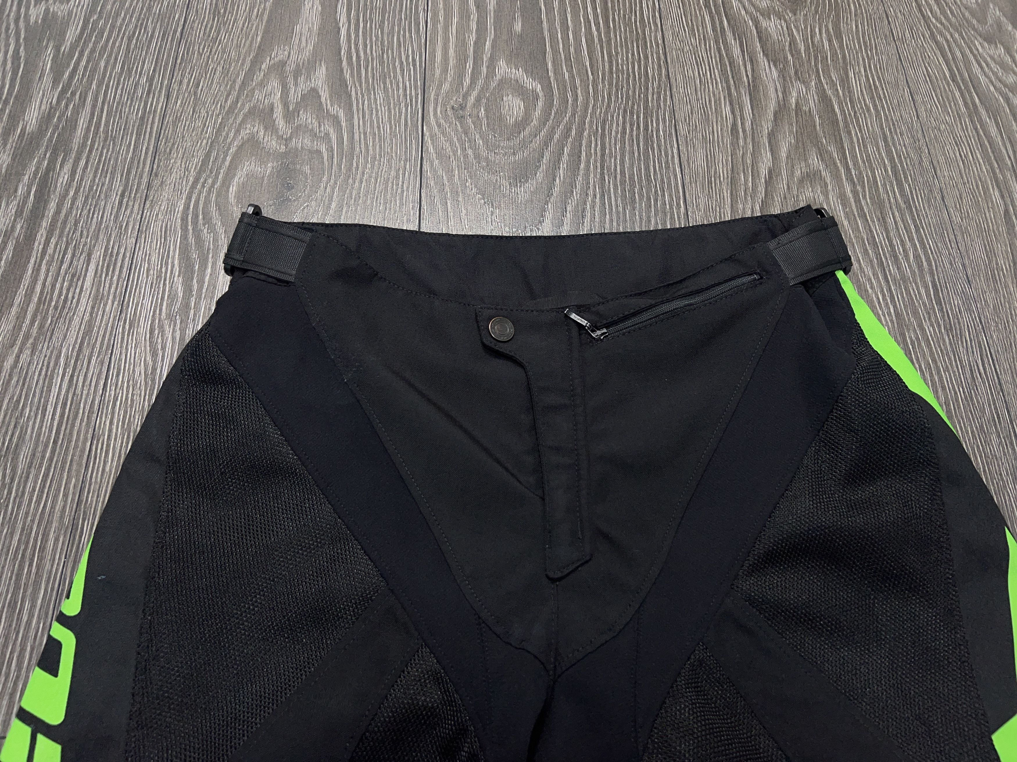 Dainese Mens Hucker MTB Mountain Biking Enduro Cross Country Shorts Size US 32 / EU 48 - 2 Thumbnail