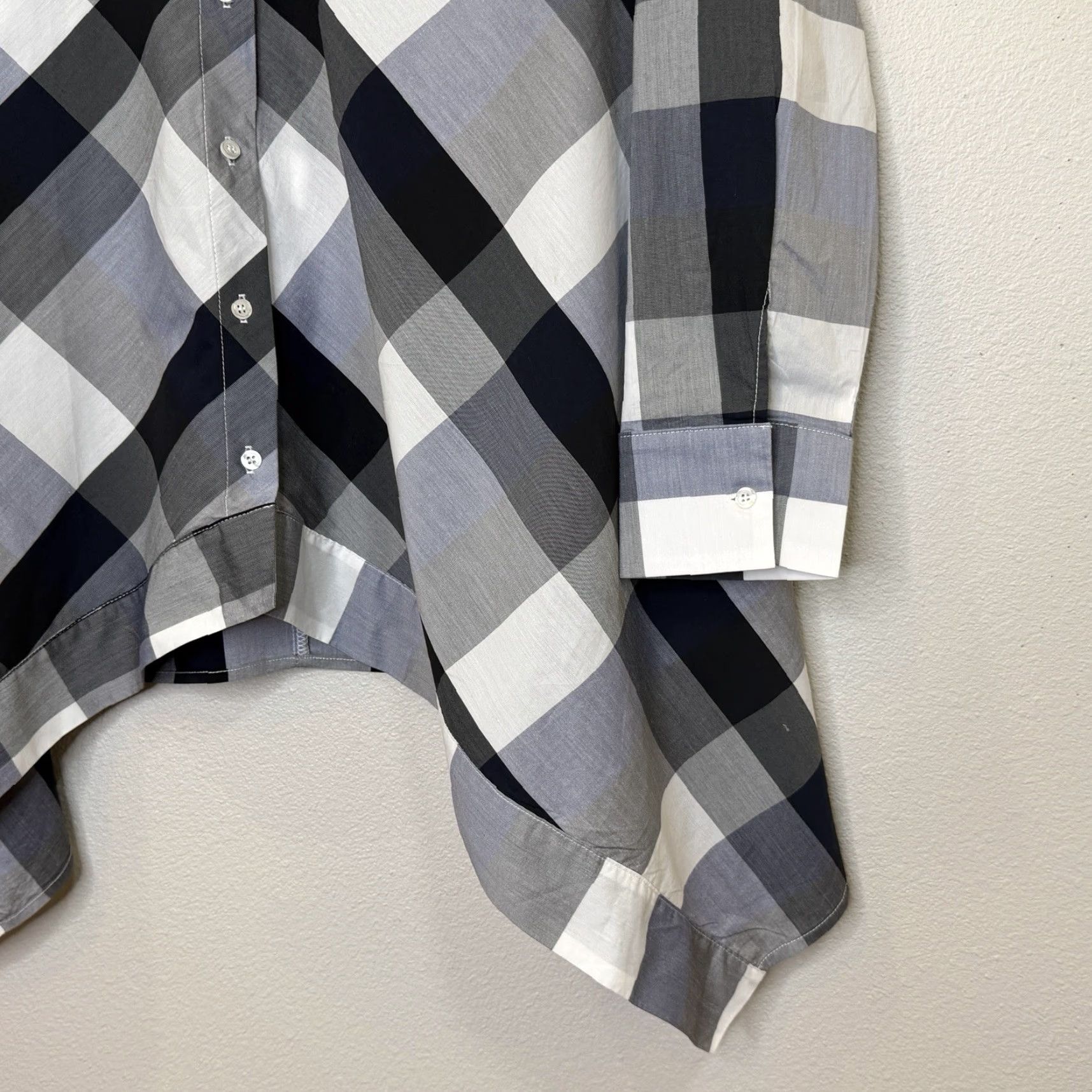 Vintage VINTAGE Comfy USA Button Front Top Womens Sz Small Black Buffalo Plaid Shark Bite Hem Shirt/Top (Buttons) Size S / US 4 / IT 40 - 4 Thumbnail