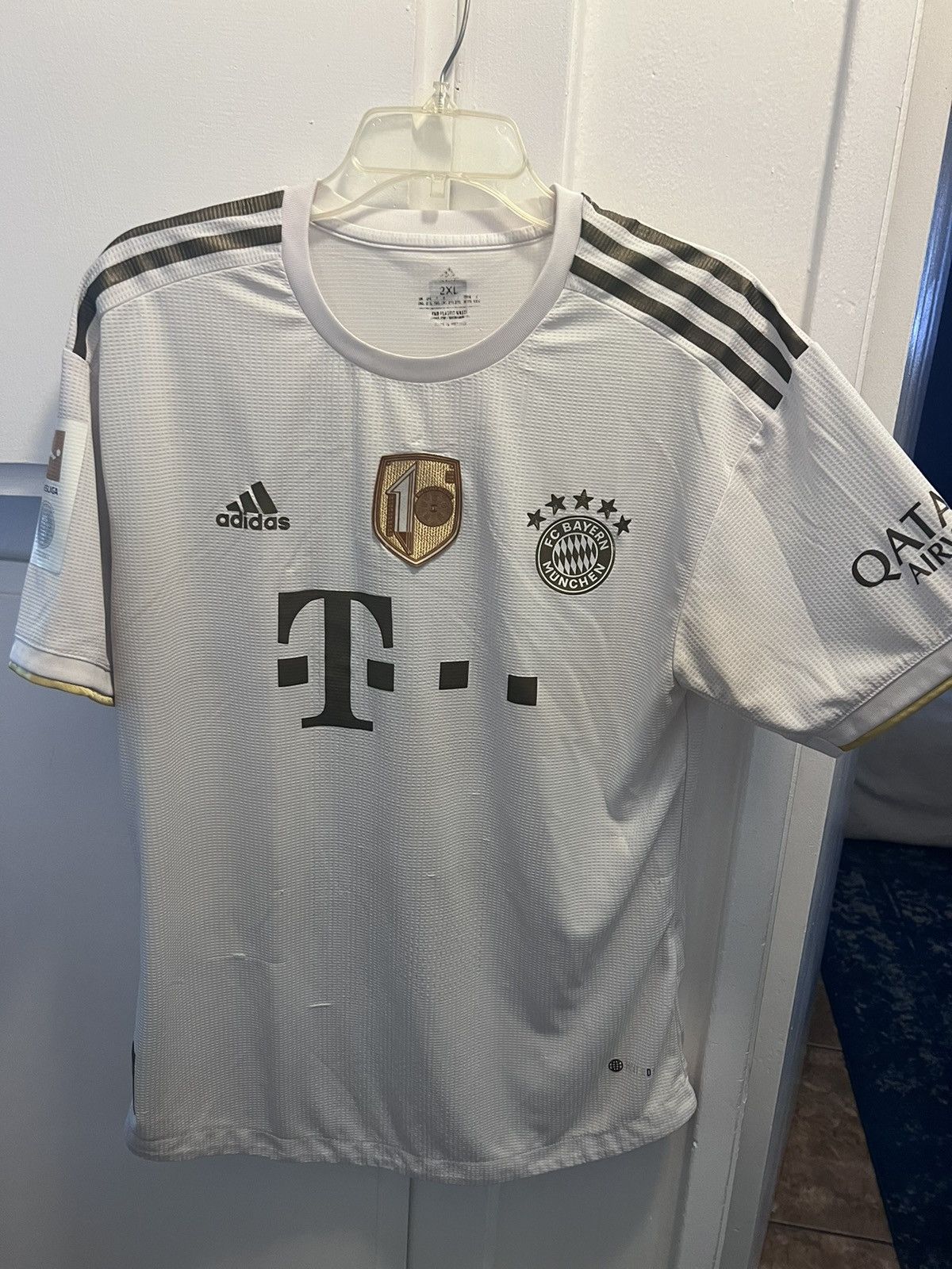 Adidas × Vintage adidas 2022-23 Bayern Munich Away Jersey - White-Gold Size US XXL / EU 58 / 5 - 1 Thumbnail