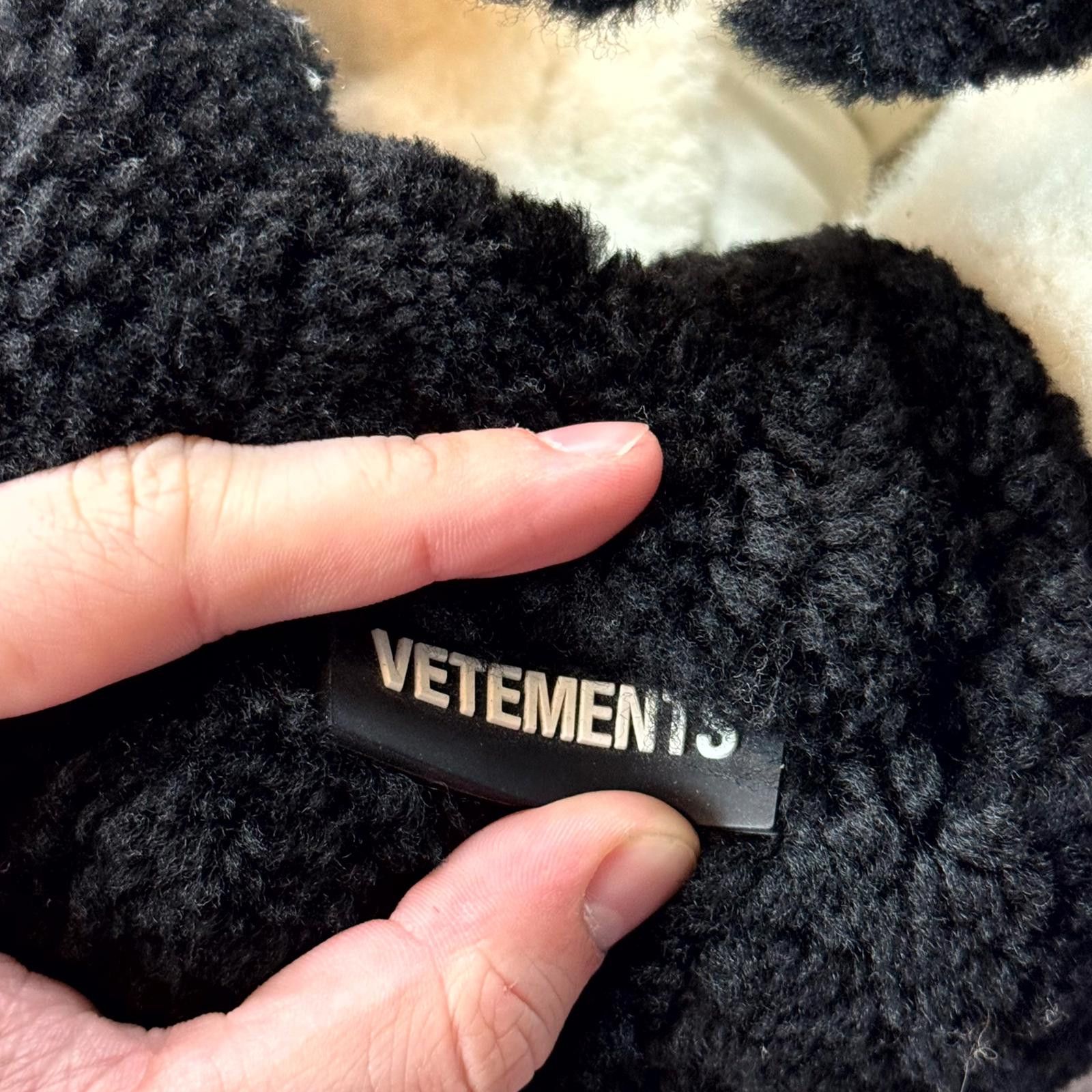Vetements FW21 Vetements Panda Hug Slippers Size US 9 / EU 42 - 2 Thumbnail