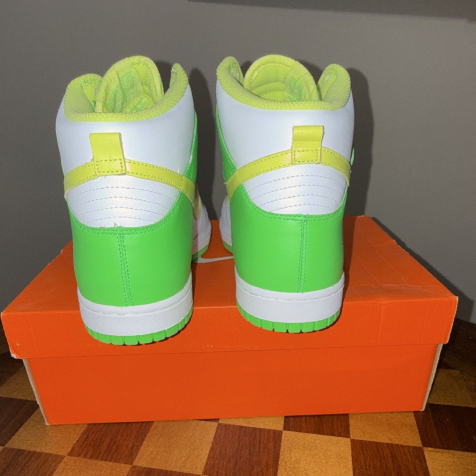Nike Nike Dunk High White Lemon Chiffon Radiant Green Men's 11M Size US 11 / EU 44 - 4 Thumbnail