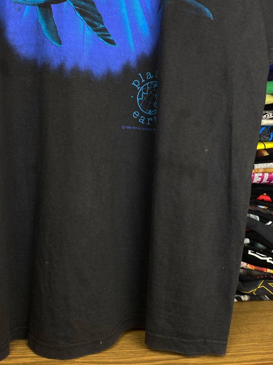Vintage Vintage Earth Planet 1992 Blue Whale 90s Graphic Tee Size US XL / EU 56 / 4 - 6 Thumbnail