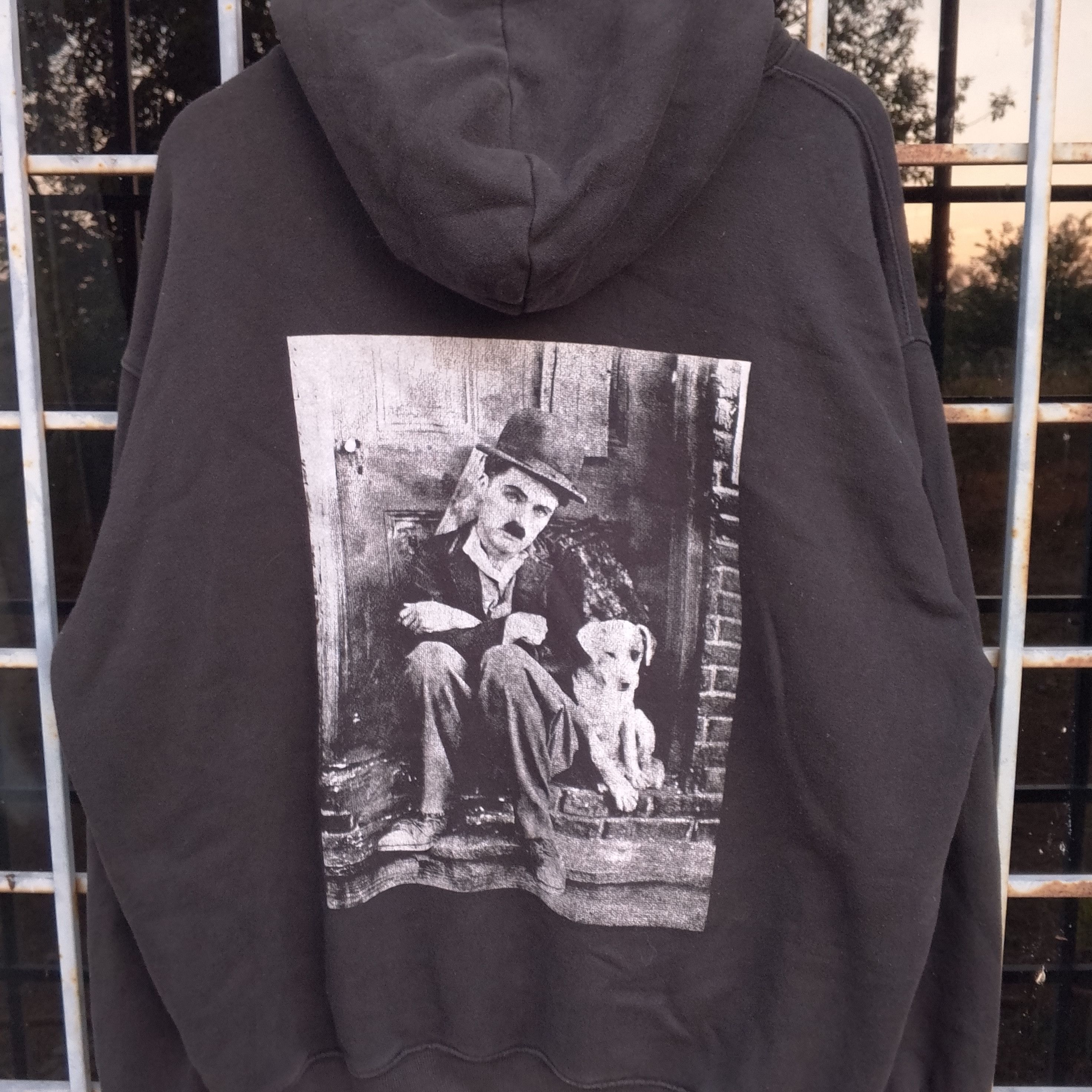 Vintage Charlie Chaplin Potret A Dog's Life Boxy Cut Pullover Hoodie Size US XL / EU 56 / 4 - 3 Thumbnail