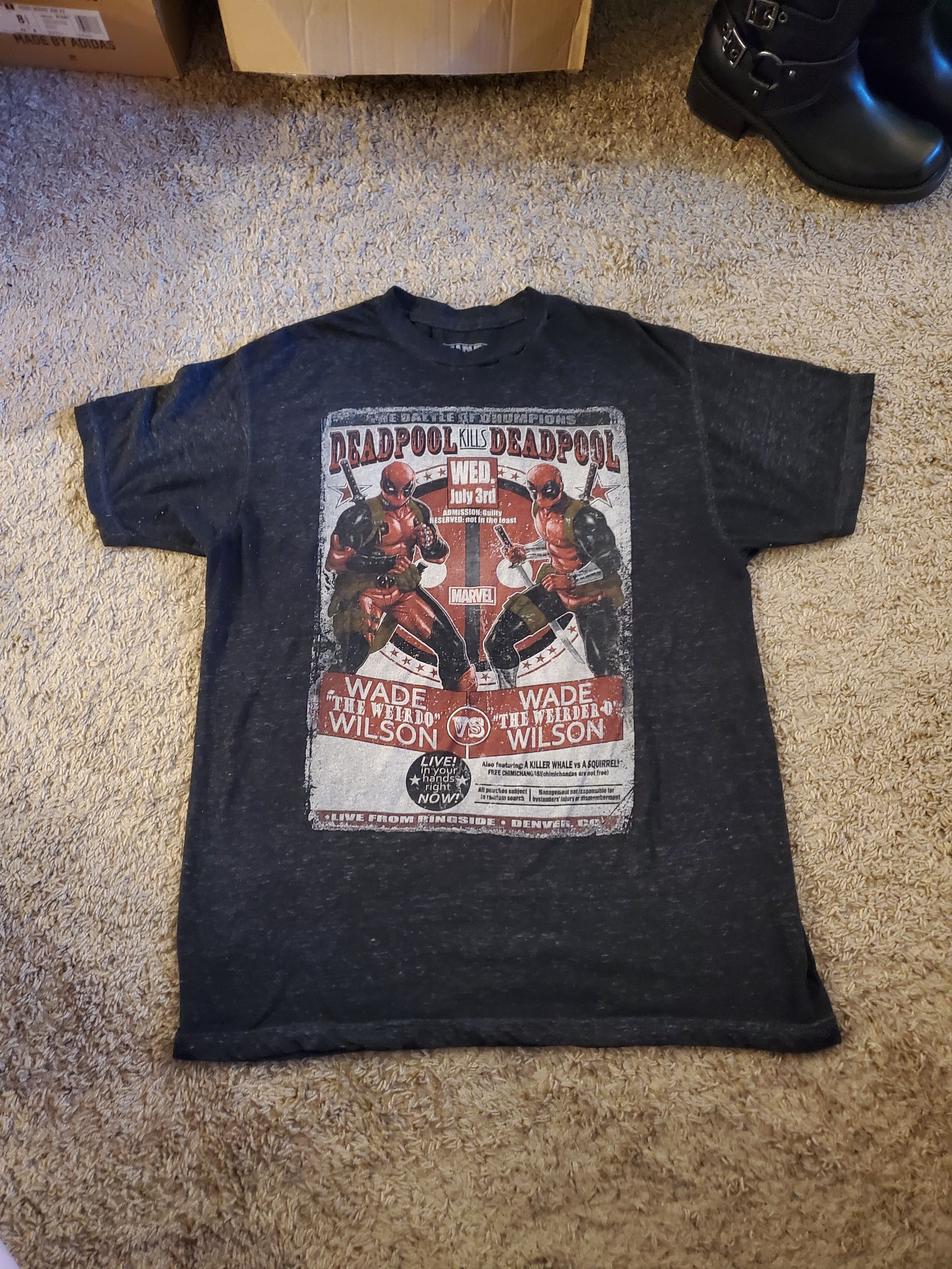 Marvel Comics Lightweight Deadpool vs Deadpool T-Shirt (size L) Size US L / EU 52-54 / 3 - 1 Thumbnail