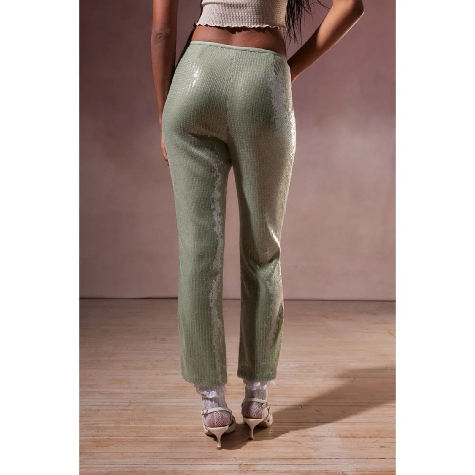 Urban Outfitters Urban Outfitters Kimchi Blue Lily Sequin Flare Pant 4 Size 27" / US 4 / IT 40 - 16 Thumbnail