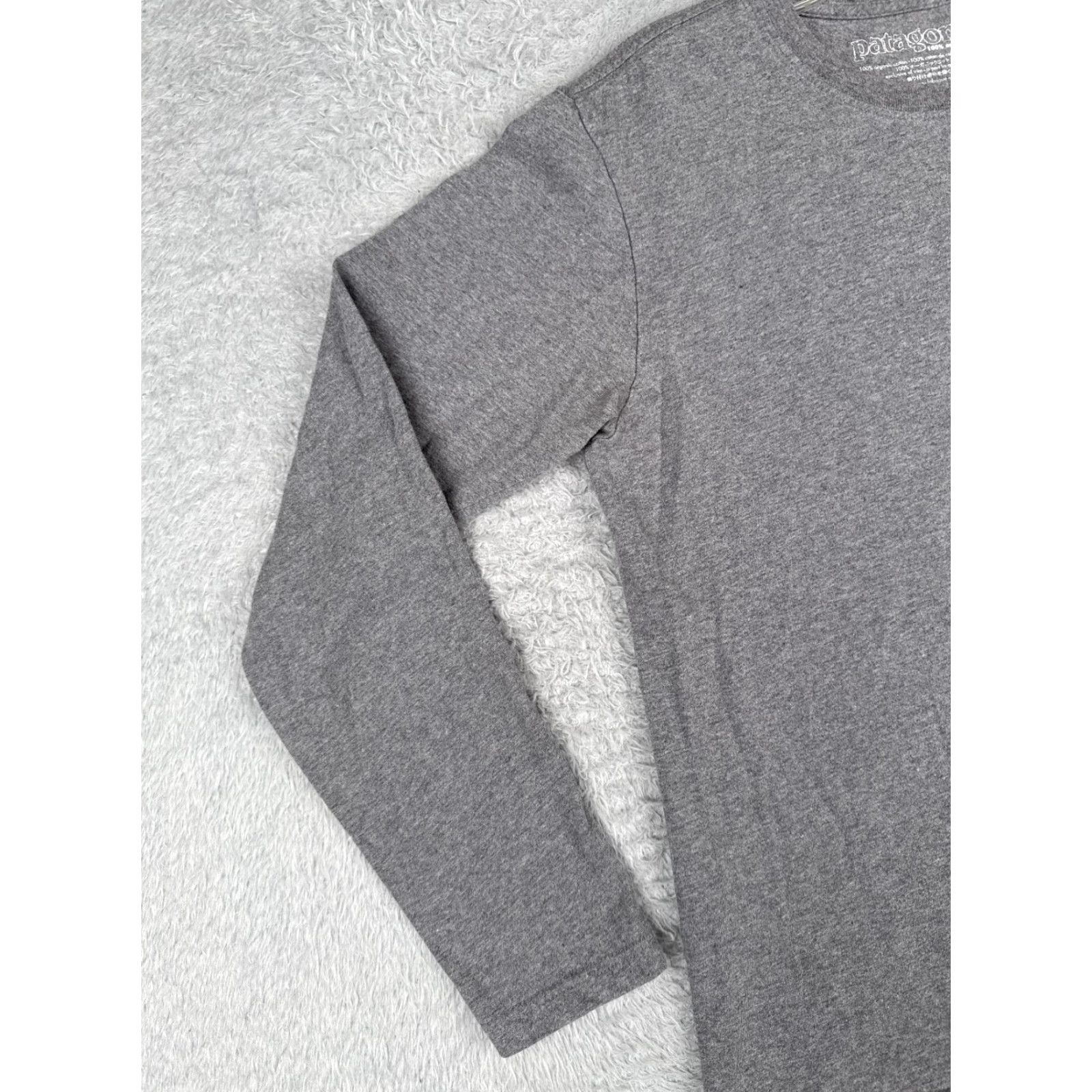 Patagonia Patagonia Shirt Men S Gray Long Sleeve Crew Neck T-Shirt Logo All Seasons Regular Knit Jersey Cotton Polyester USA 90s? Size US S / EU 44-46 / 1 - 3 Thumbnail