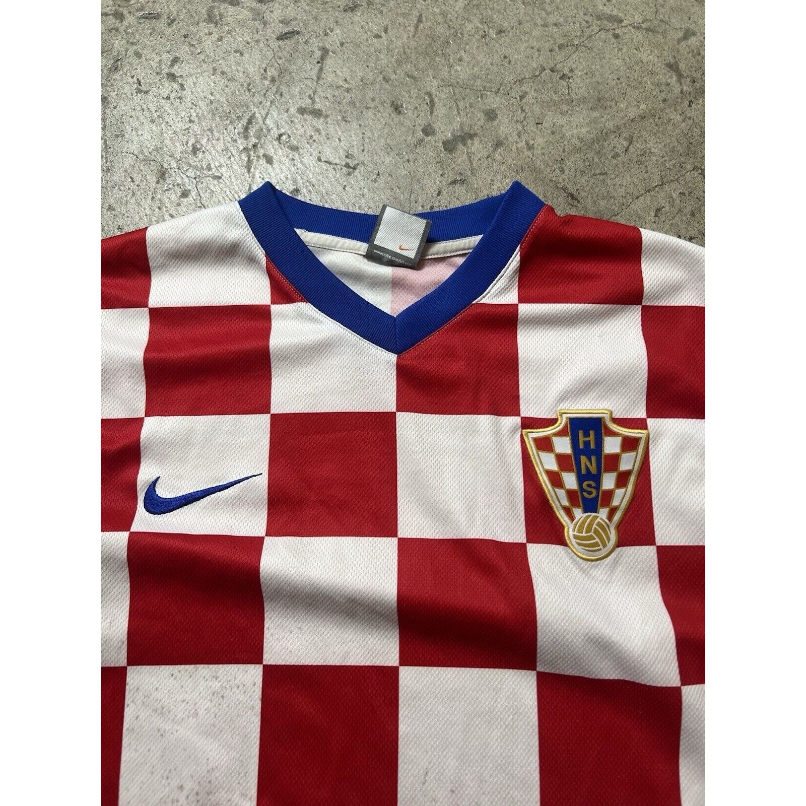 Nike Croatia Home football shirt Nike Camiseta Mens Size L Size US L / EU 52-54 / 3 - 4 Thumbnail