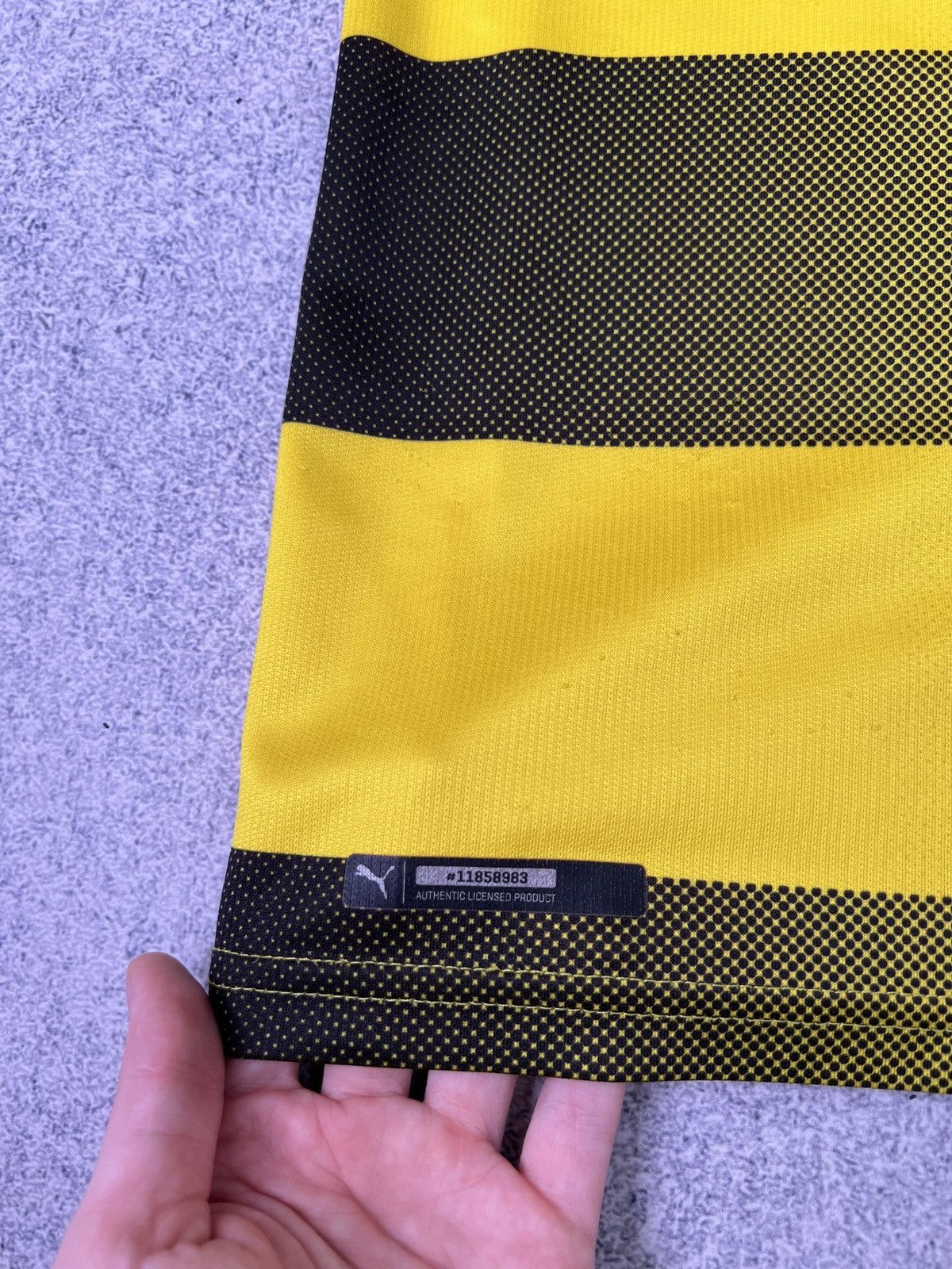 Puma × Vintage Borussia Dortmund Home Kit 17/18 Size US L / EU 52-54 / 3 - 6 Thumbnail