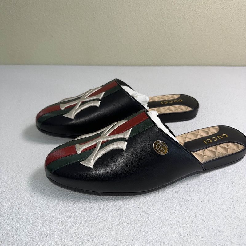 Gucci Gucci x NY Yankees Black Leather Slippers - Size US 8 / EU 41 - 1 Thumbnail