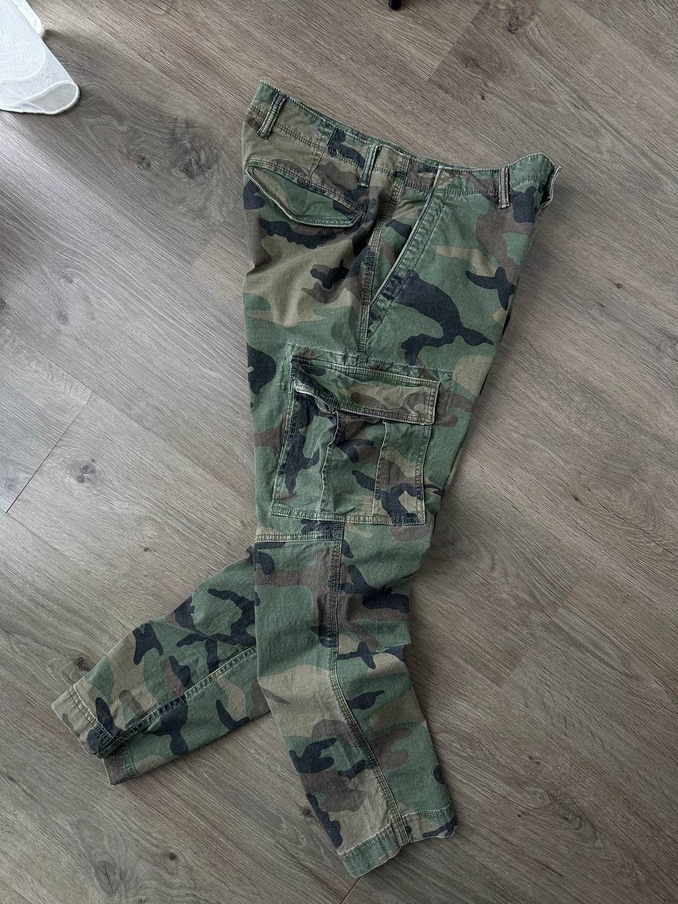 Gap × Japanese Brand × Vintage GAP Camo Cargo Trousers Men’s W31 L30 Vintage Military Style Size US 31 - 13 Thumbnail