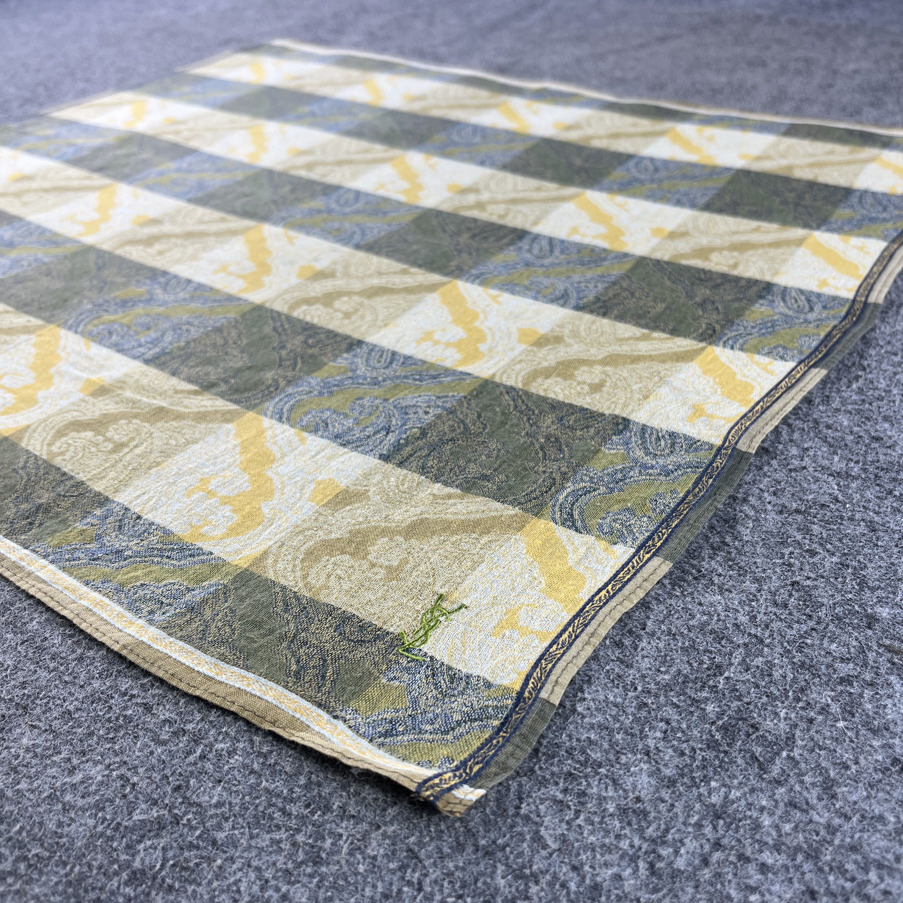 Vintage × Yves Saint Laurent Yves Saint Laurent Handkerchiefs Bandana Neckerchief B092 Size ONE SIZE - 5 Thumbnail