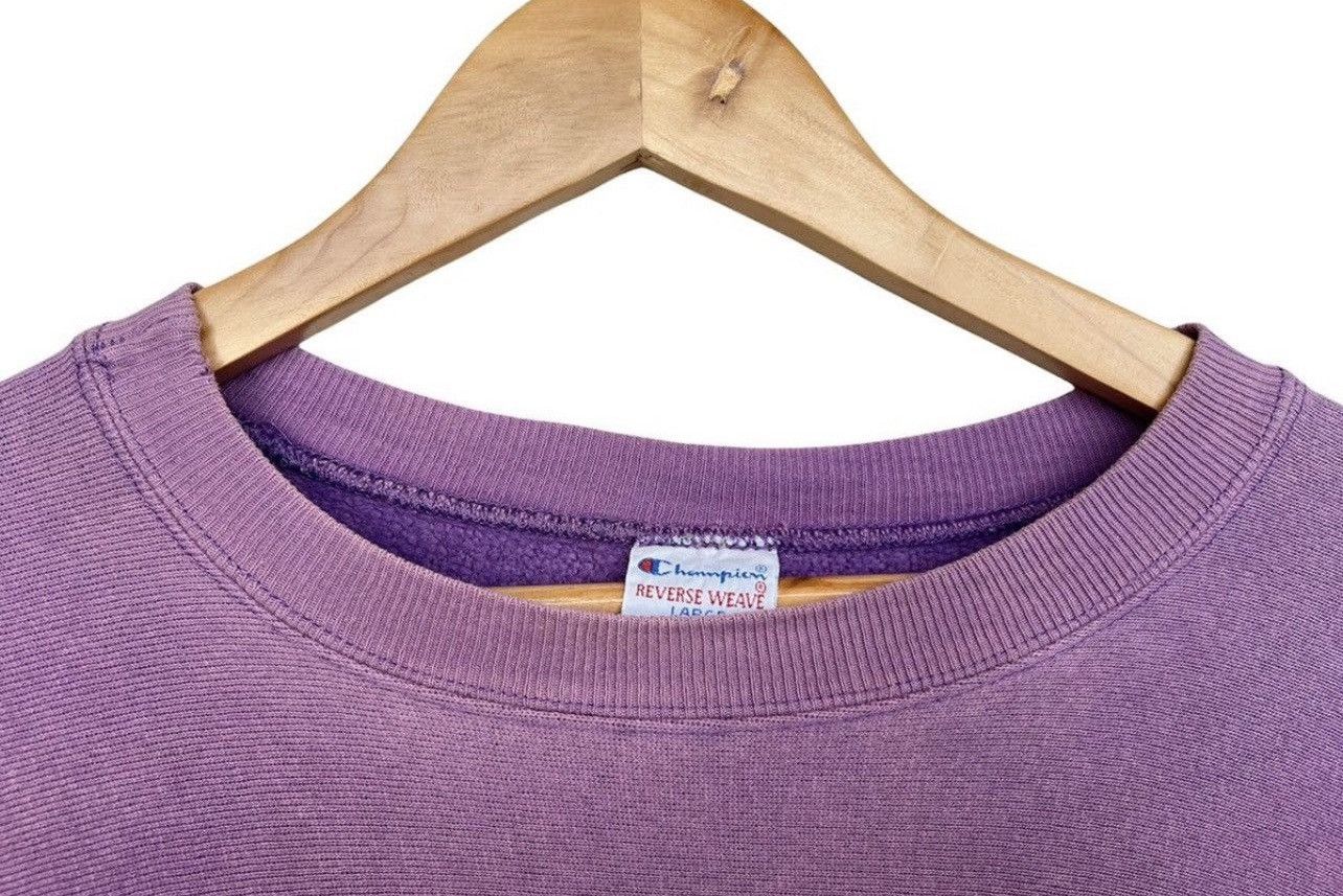 Champion × Vintage Vintage 90s Champion Reverse Weave Purple Faded Sweatshirt Size US L / EU 52-54 / 3 - 6 Thumbnail