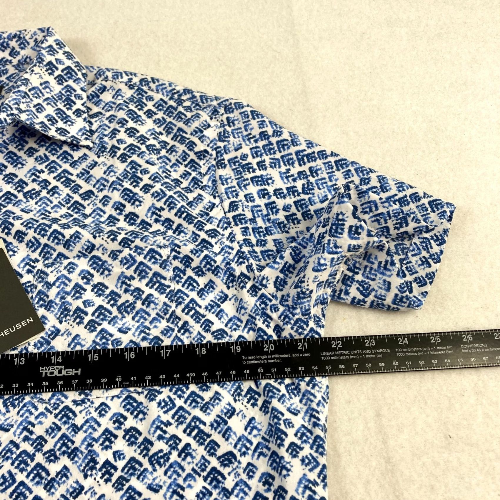 Van Heusen Van Heusen Weekend Camp Shirt Mens Medium White Geometric Regular Fit NWT Size US M / EU 48-50 / 2 - 7 Thumbnail