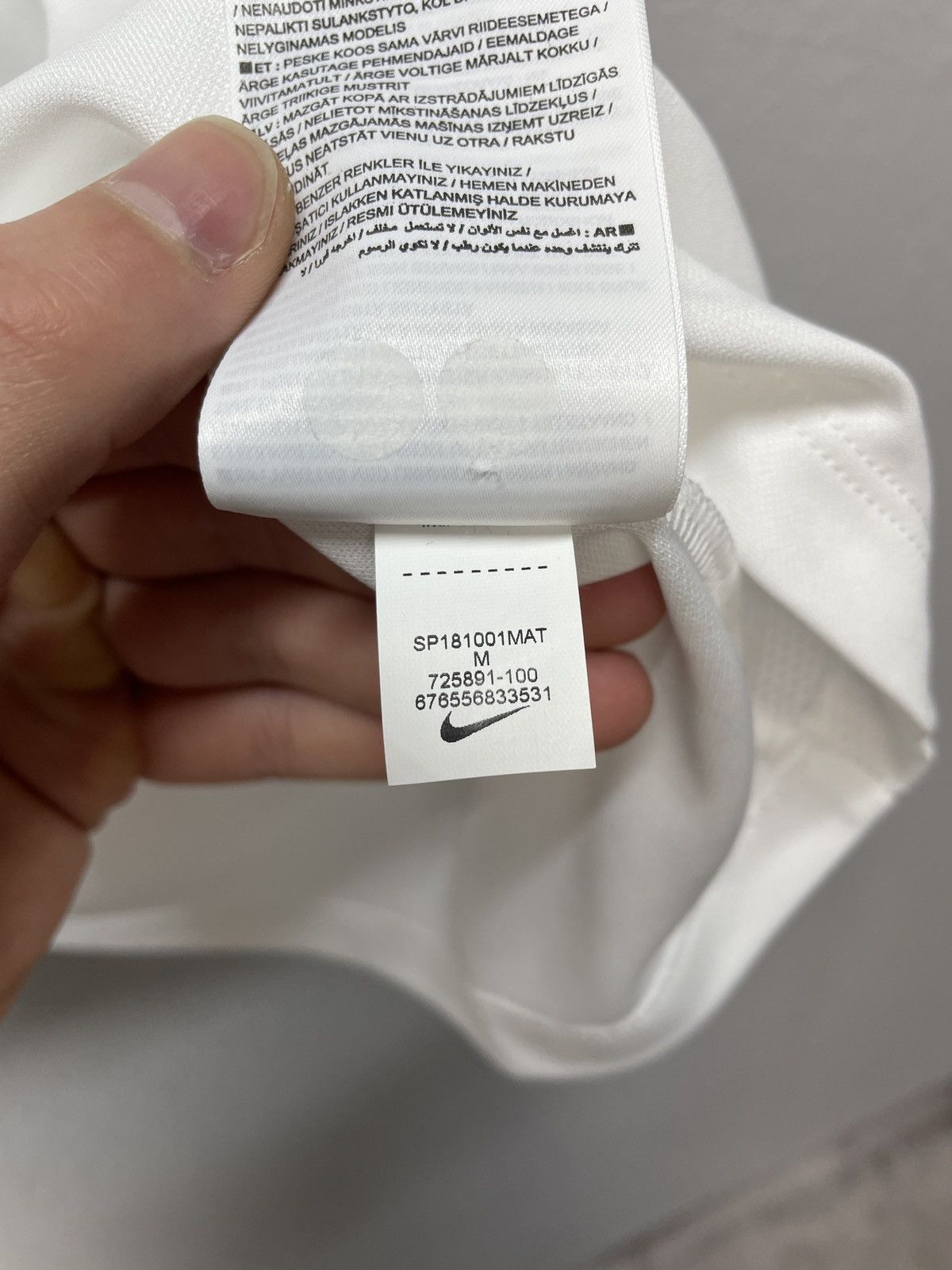 Vintage Vintage Nike FC Zurich Home Football Jersey Blockcore Tee Size US M / EU 48-50 / 2 - 13 Thumbnail