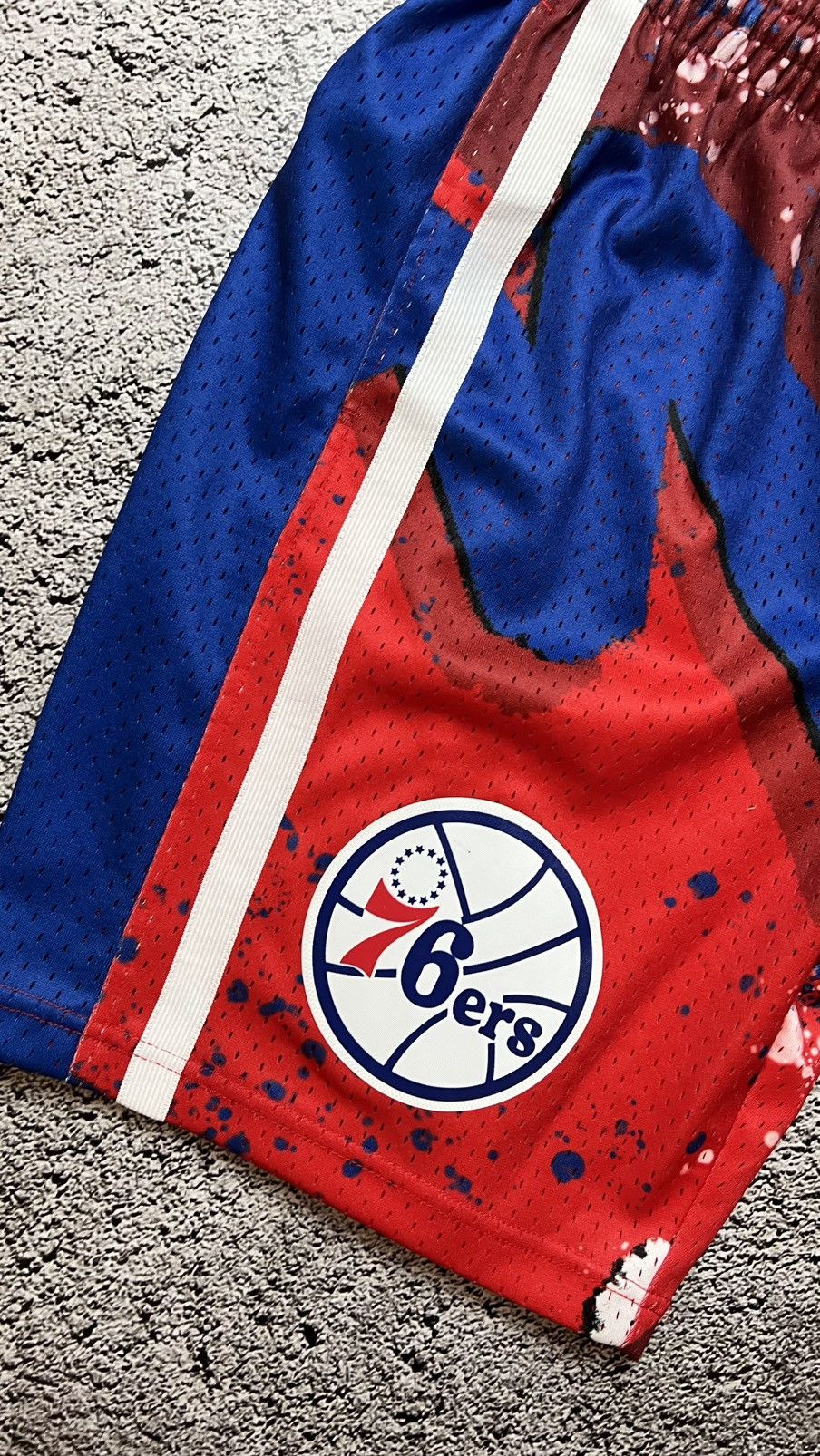 Mitchell & Ness NWT‼️Philadelphia 76ers sixers NBA mitchell & ness shorts Size US 32 / EU 48 - 2 Thumbnail