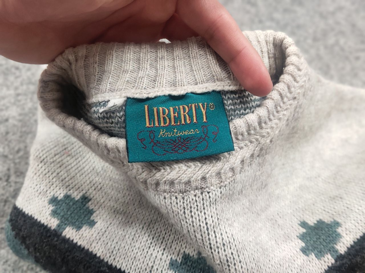 Vintage Vintage 80's Liberty Knitwear Italy Wool blend Knit Sweater Size US L / EU 52-54 / 3 - 11 Thumbnail