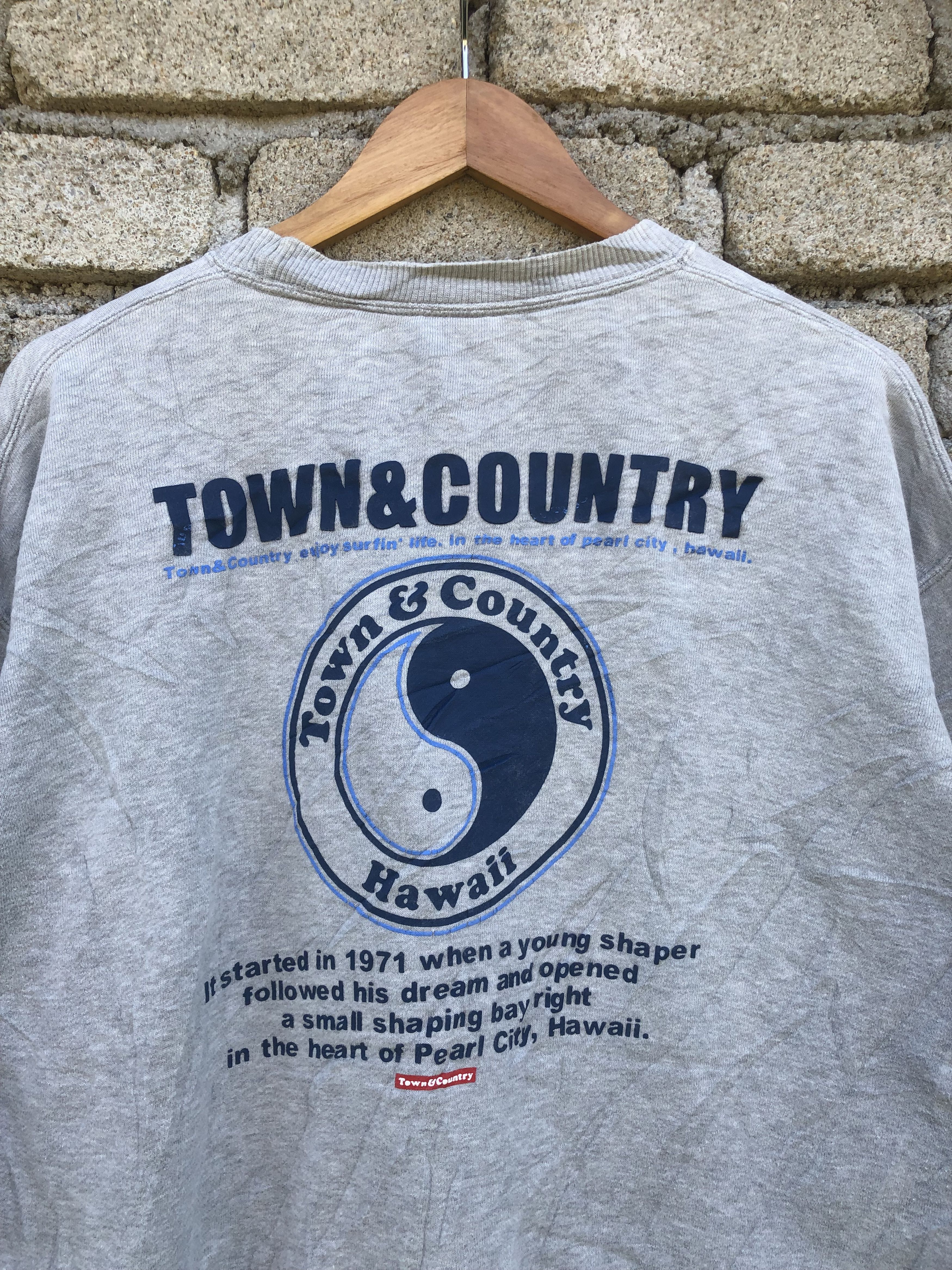 Vintage Vintage T&C Hawaii Surf Design Logo Crewneck Sweatshirts Size US L / EU 52-54 / 3 - 5 Thumbnail