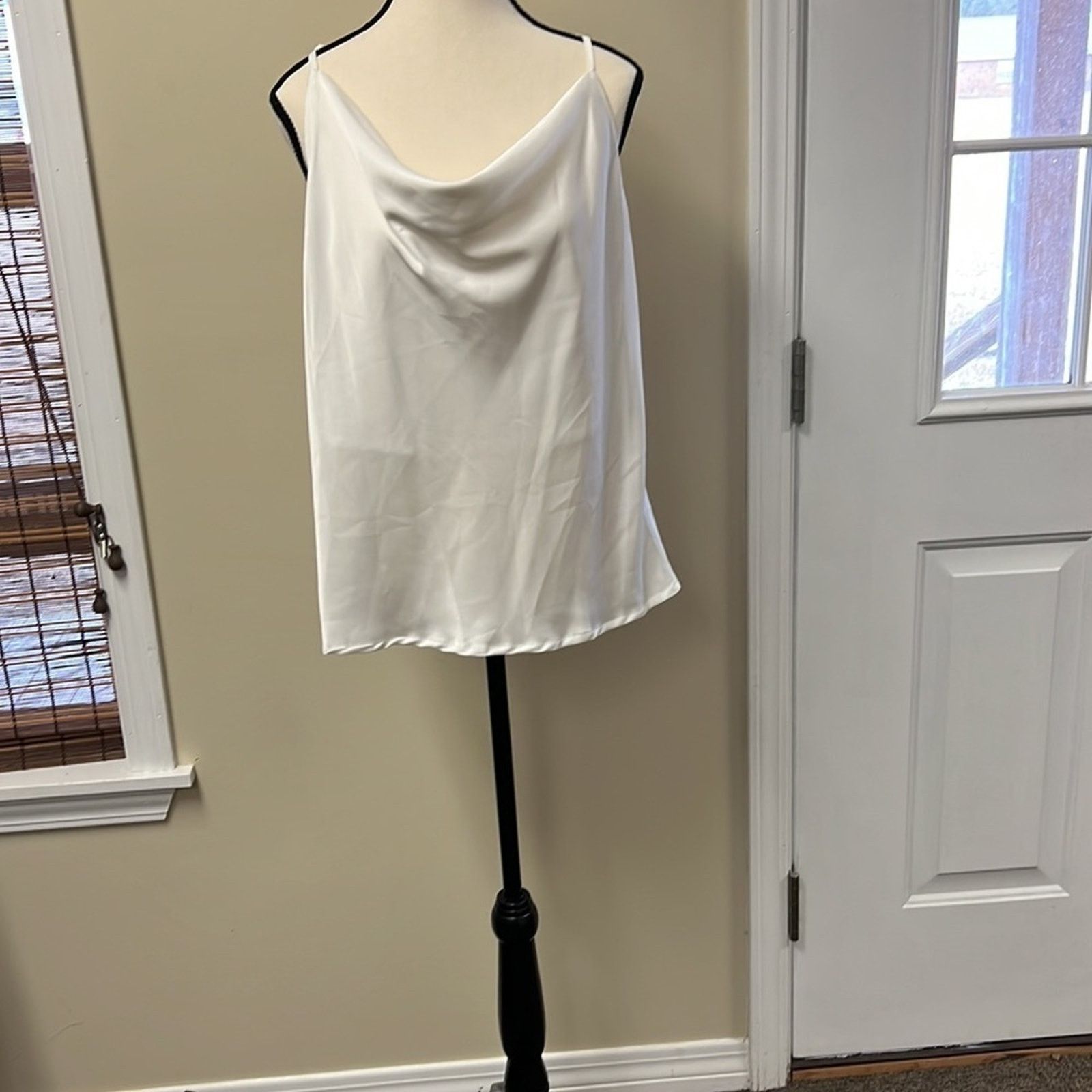 FOR OTHERS NWT- She + Sky Ivory Silky Camisole Size L / US 10 / IT 46 - 3 Thumbnail