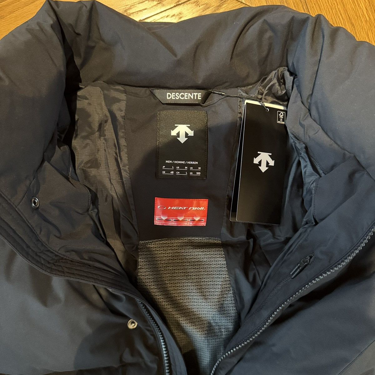 Descente Descente Puffer Jacket Cropped L Size US M / EU 48-50 / 2 - 5 Thumbnail