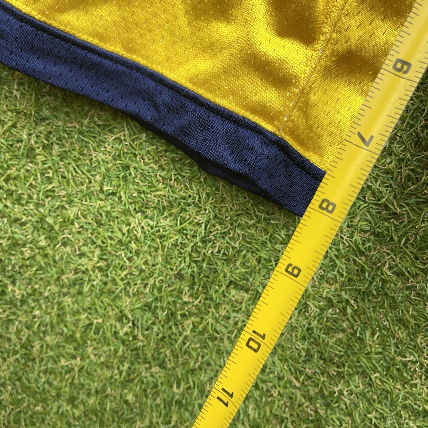 Adidas VINTAGE adidas Shorts Mens XL Michigan Wolverines Team Issued Basketball Y2K Yellow Polyester Spandex Logo Embroidered Size US 36 / EU 52 - 7 Thumbnail