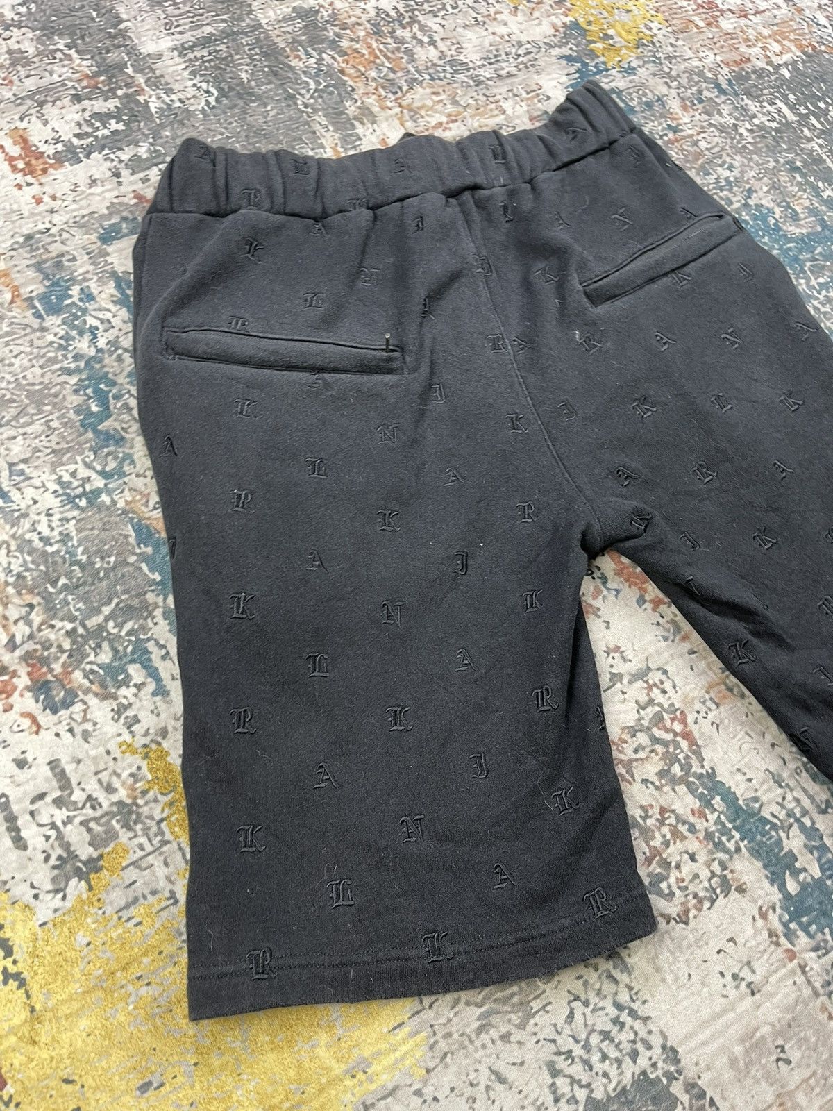 Karl Kani Karl Kani Short Sweat With All Over Micro Embroidery Size US 30 / EU 46 - 7 Thumbnail