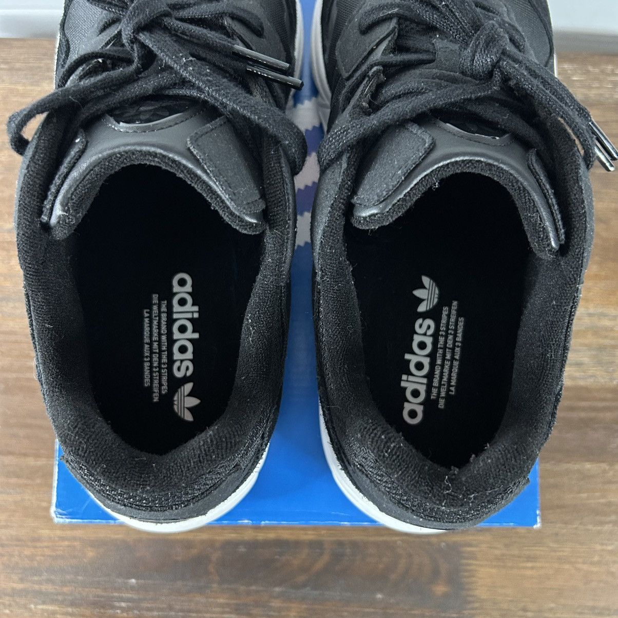 Adidas Adidas Men's Black and White Yung-96 Sneakers Size M11 Size US 11 / EU 44 - 4 Thumbnail
