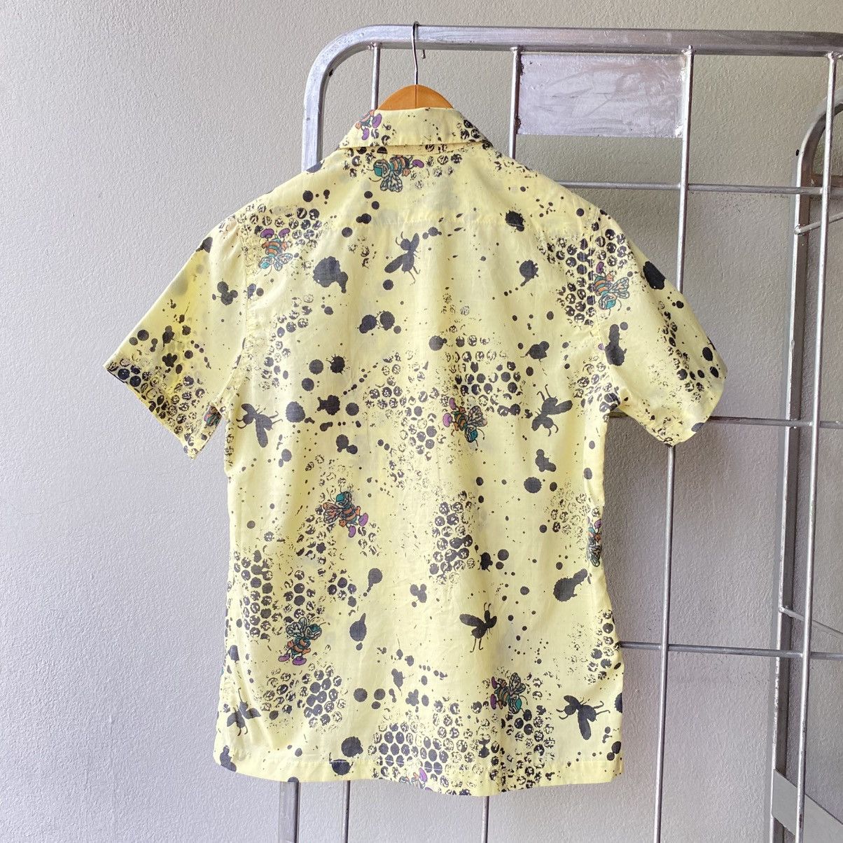 Designer × Japanese Brand RNA Inc. Yellow Honeycomb Bee Short-Sleeve Shirt Size M / US 6-8 / IT 42-44 - 13 Thumbnail