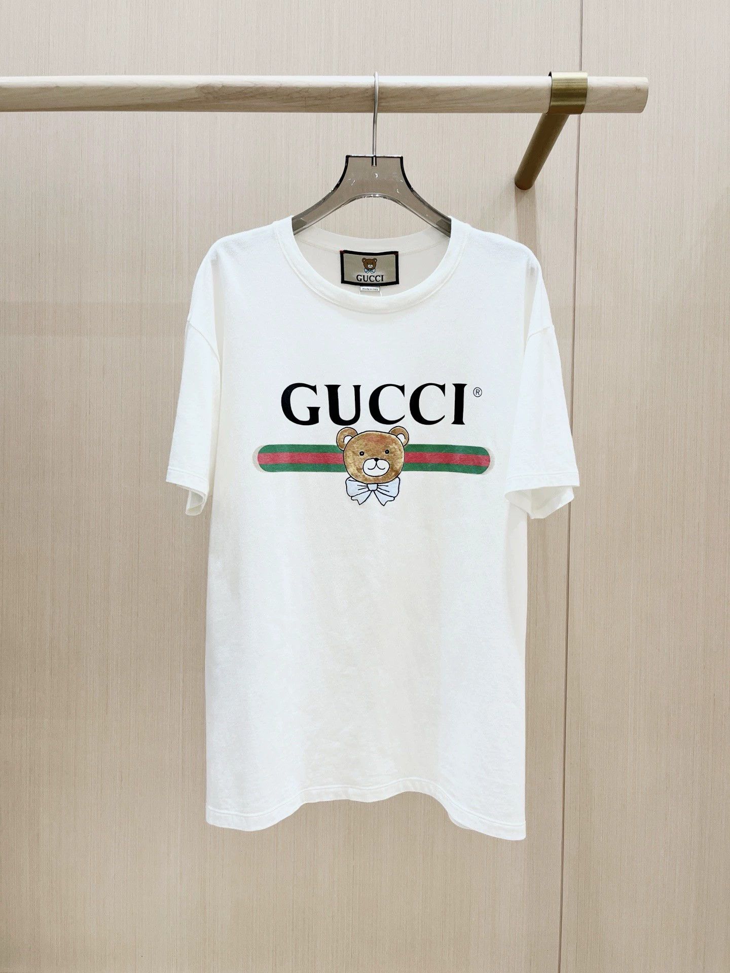 Gucci Gucci White Bear T-shirt Size S Back Stain Pre-owned Size S / US 4 / IT 40 - 1 Thumbnail