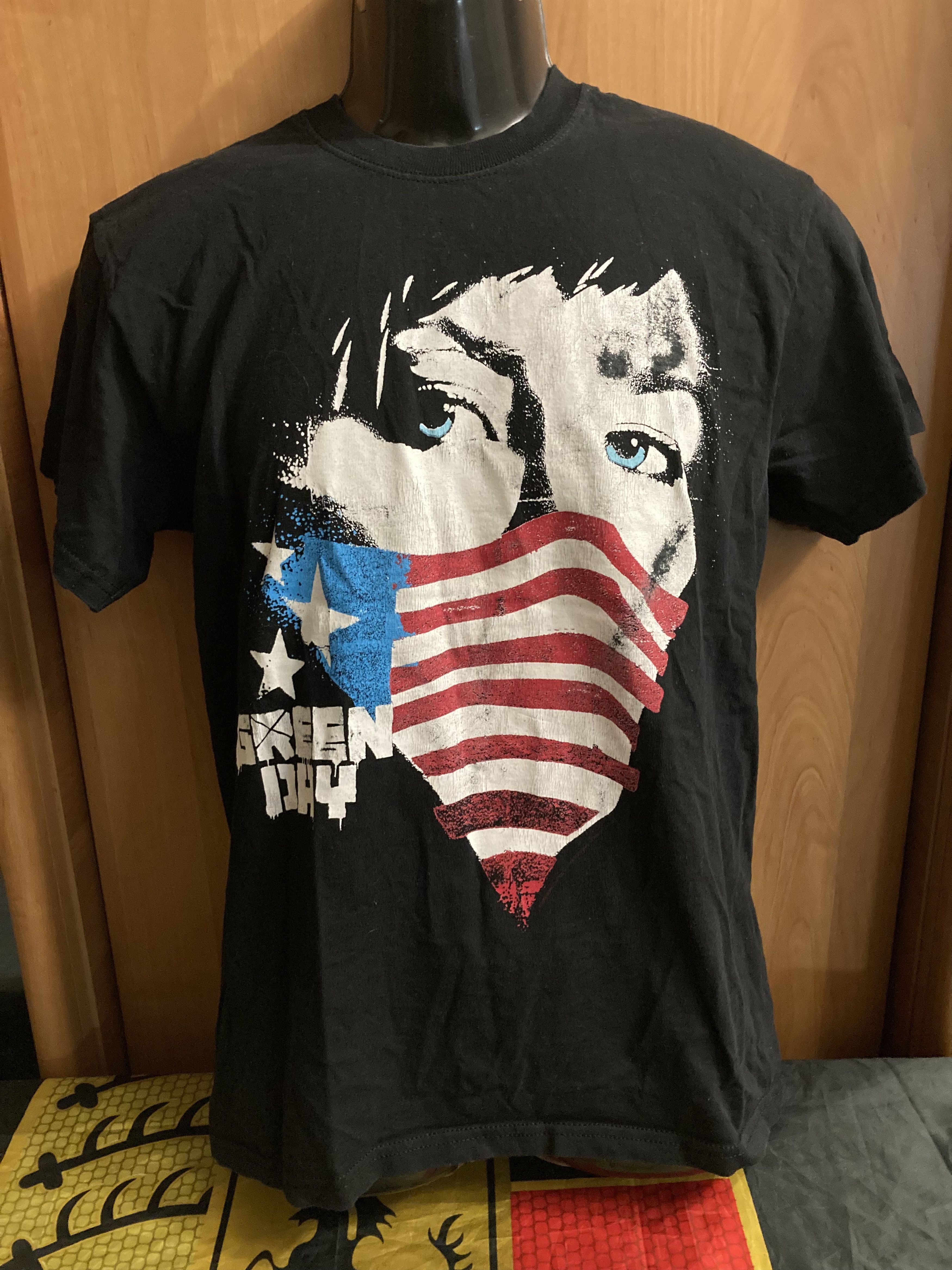 Band Tees GREEN DAY 21ST CENTURY BREAKDOWN 2009 TOUR T-SHIRT Size US M / EU 48-50 / 2 - 1 Thumbnail