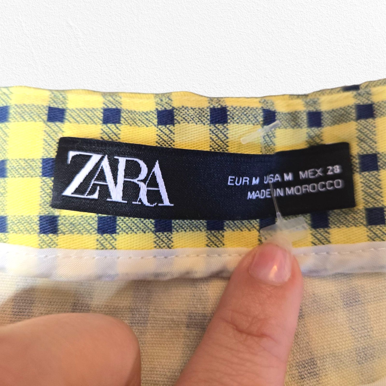 Zara Zara Yellow Navy Plaid Shorts Size Medium Size 30" / US 8 / IT 44 - 3 Thumbnail