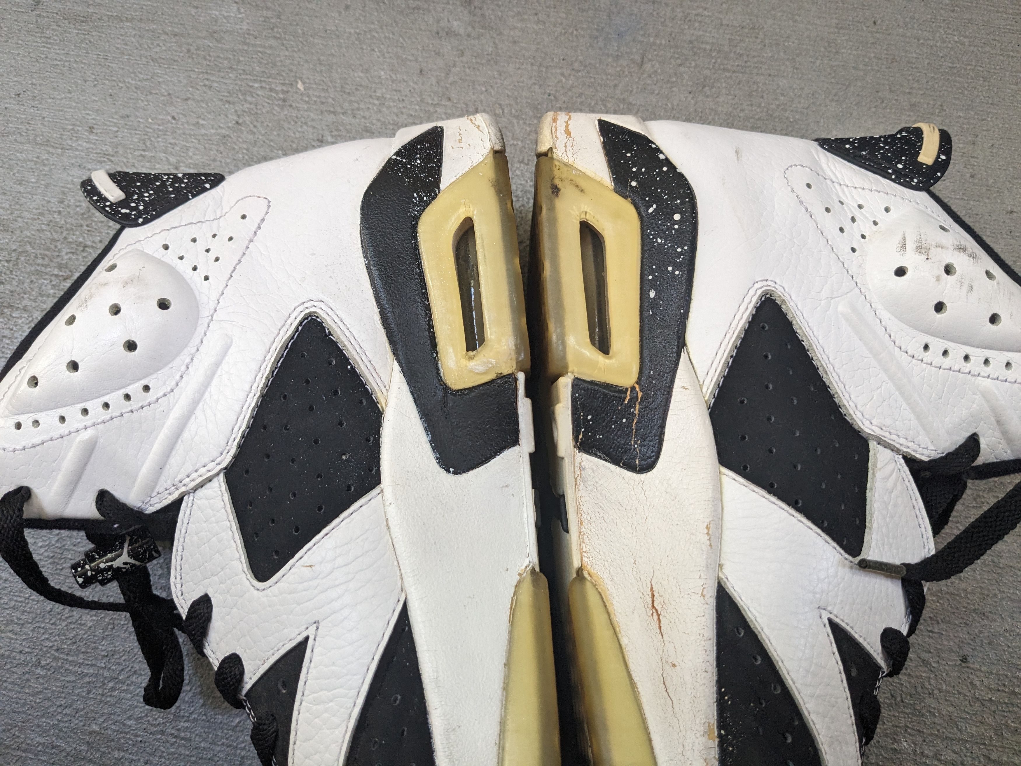 Jordan Brand × Nike Nike Air Jordan 6 Retro Oreo 384664-101 Black White 12 Size US 12 / EU 45 - 11 Thumbnail