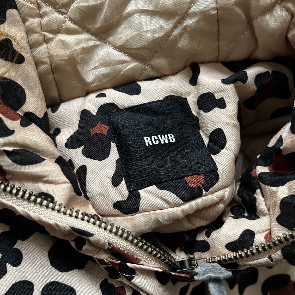 Japanese Brand Vkei Rodeo Crown RCWB Faux Fur Leopard Puffer ifsixwasnine Size US M / EU 48-50 / 2 - 7 Thumbnail