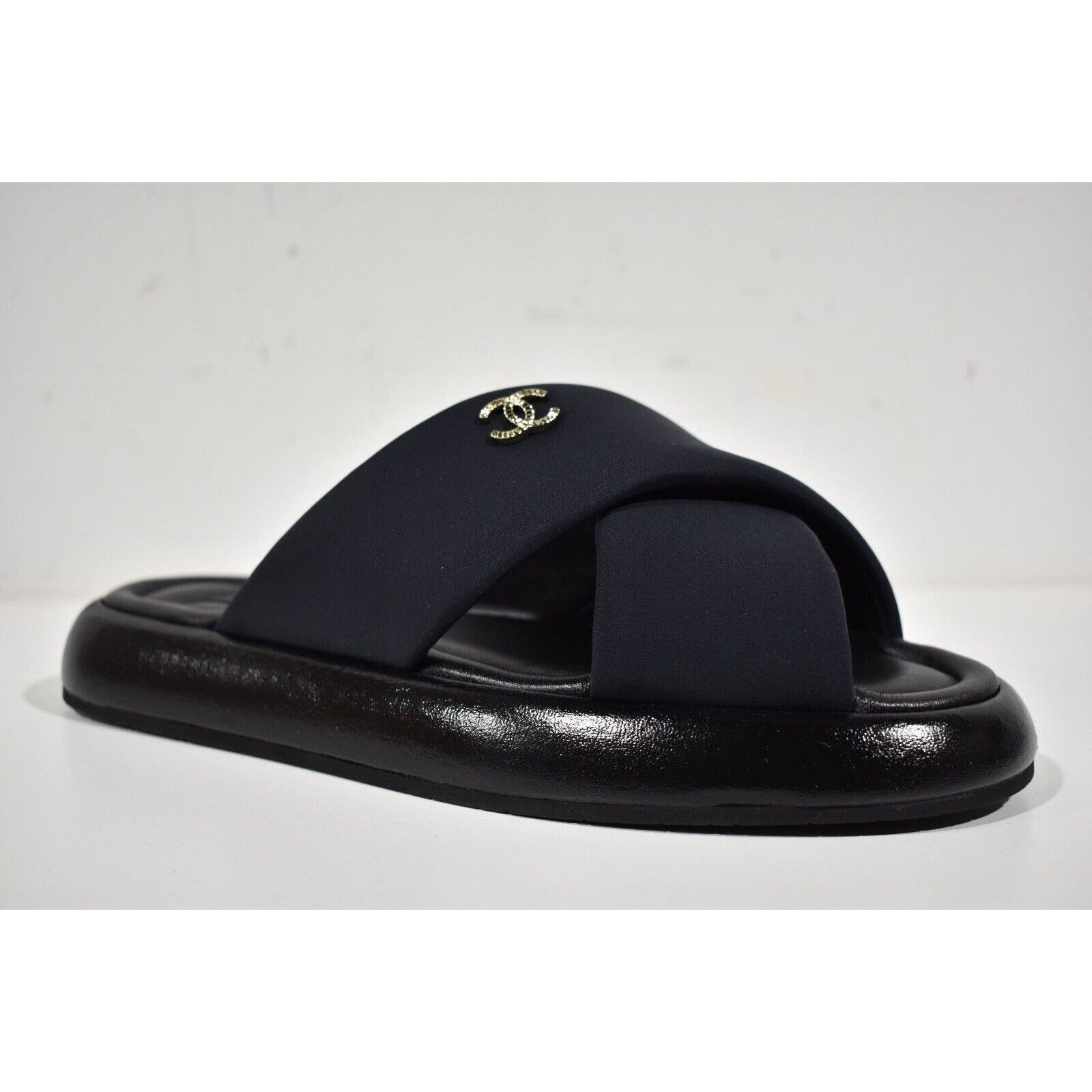 Chanel Chanel REV Black Fabric Criss Cross Puffy CC Logo Slide Size US 11 / IT 41 - 5 Thumbnail