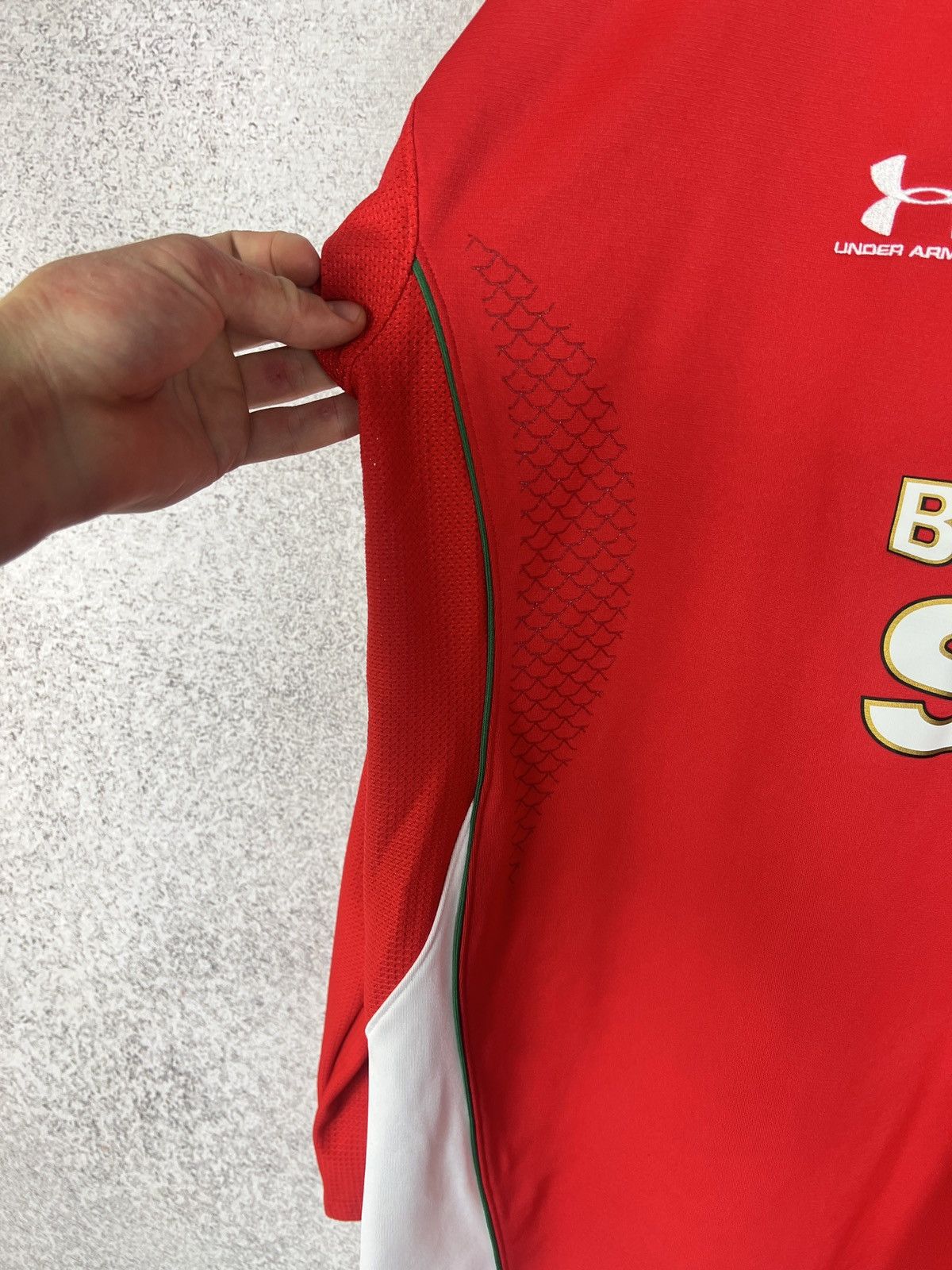 Under Armour Vintage WRU Wales Rugby Union 2008 2009 Longsleeve Jersey Size US L / EU 52-54 / 3 - 5 Thumbnail