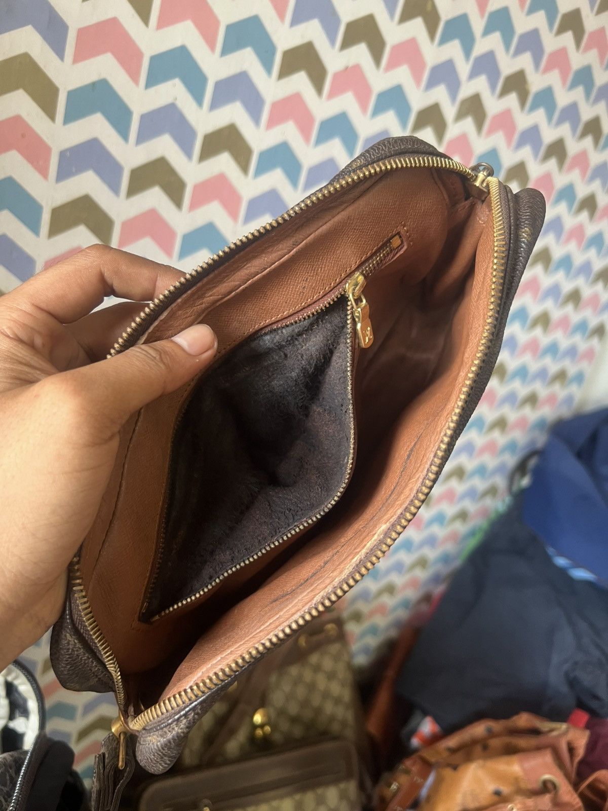 Louis Vuitton VINTAGE LOUIS VUITTON CLUCT BAG Size ONE SIZE - 10 Thumbnail