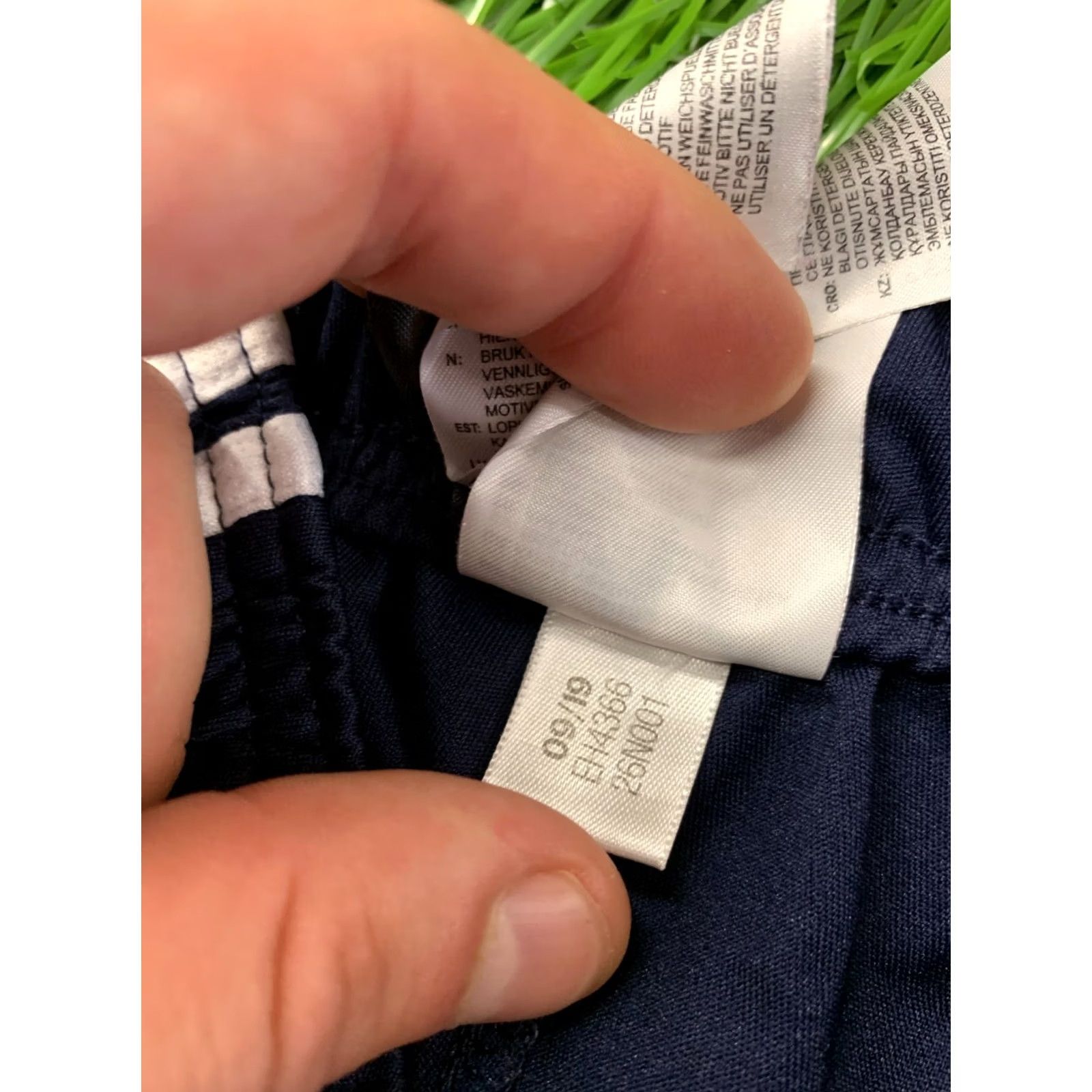 Adidas ADIDAS CLIMALITE ORIGINAL 2019 MEN RUN SPORT TRAINING SHORTS M Navy Blue and White Navy Blue White Training Men M Size US 31 - 5 Thumbnail