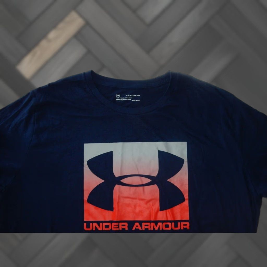 Under Armour VINTAGE Under Armour Men's T-Shirt Size 2XL Activewear Blue Cotton Blend Short Sleeve Size US XXL / EU 58 / 5 - 1 Thumbnail