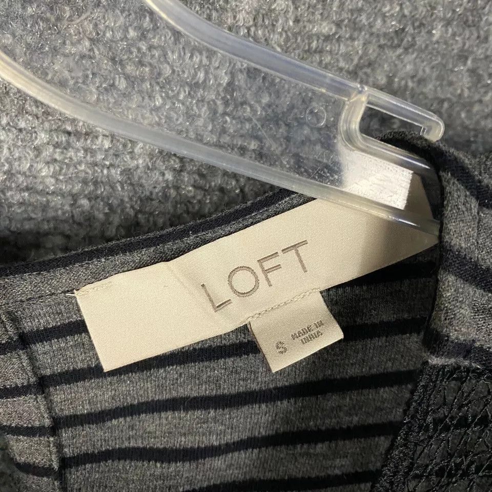 Loft LOFT Blouse Women's Small Long Sleeve Striped Gray Rayon S Size S / US 4 / IT 40 - 3 Thumbnail