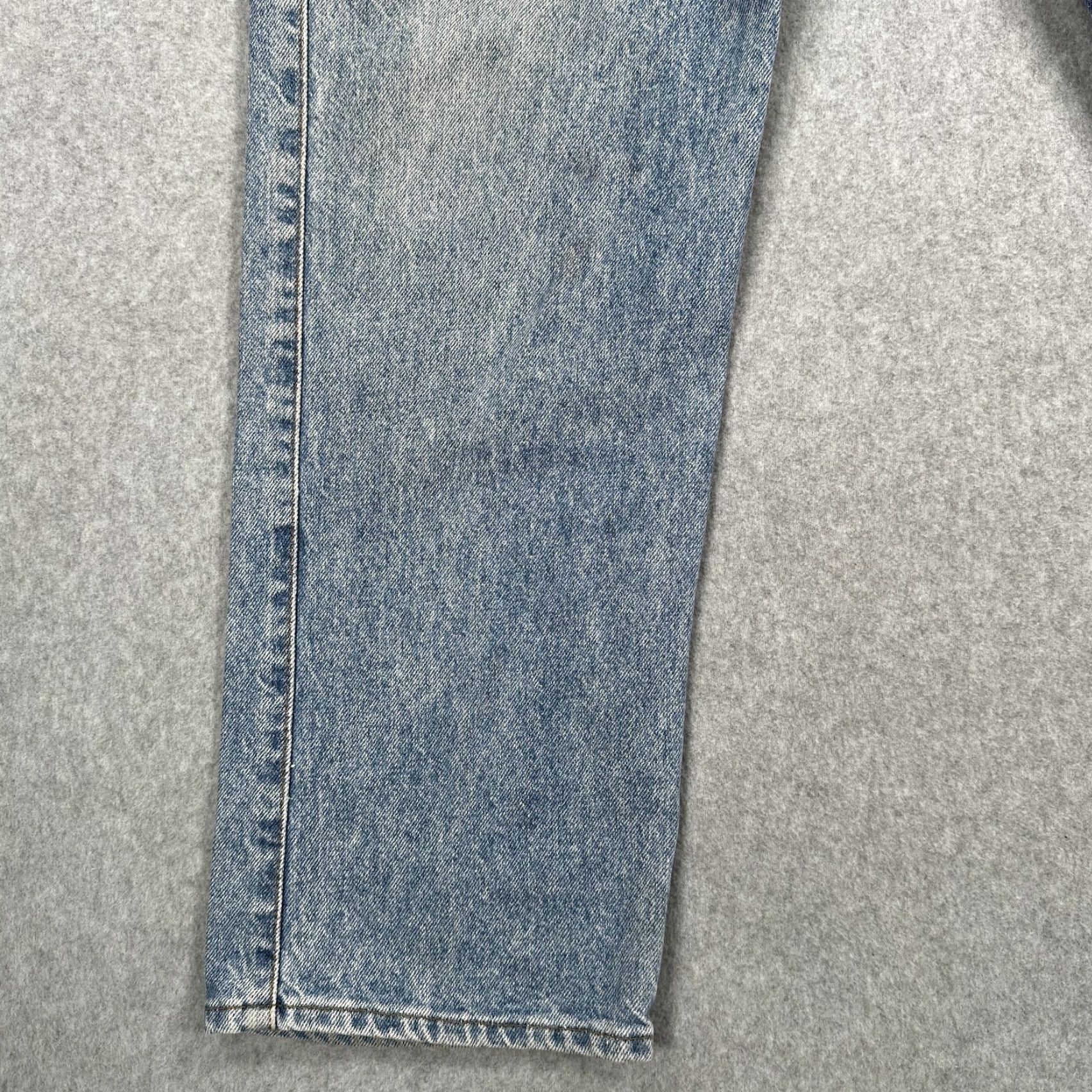 Levi's VINTAGE Levi's 505 Jeans Mens 34x30 Blue Denim Straight Leg Made USA Brown Tab 80s 90s Mens Jeans Size US 34 / EU 50 - 5 Thumbnail