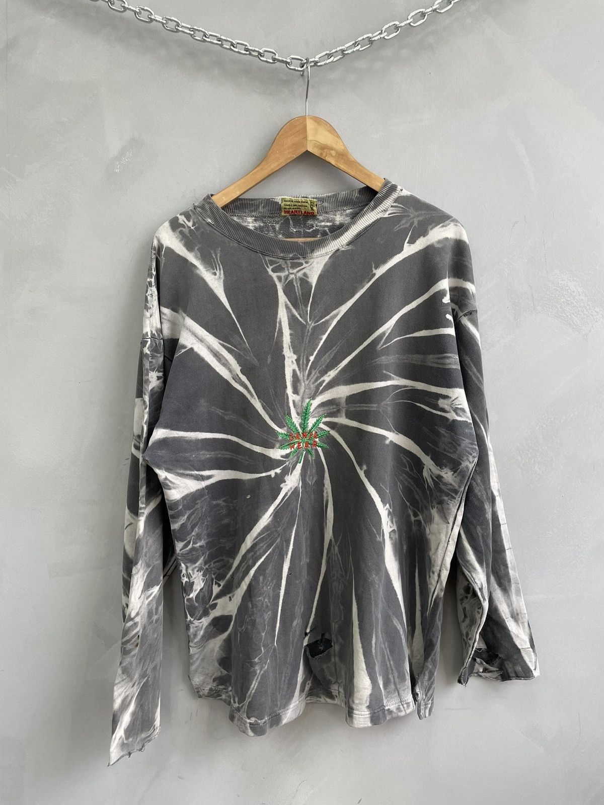 Tribal Streetwear Vintage 90s Kurt Cobain style faded ganja wear sweatshirt Size US L / EU 52-54 / 3 - 1 Thumbnail