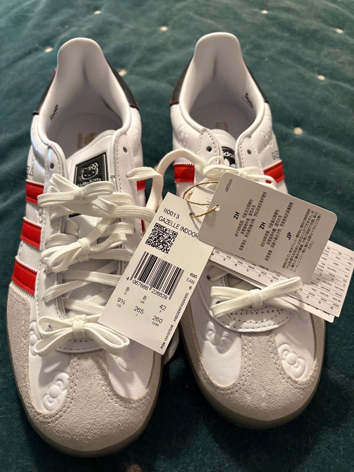 Adidas Adidas & Hello Kitty Gazelle Size US 9.5 / IT 39.5 - 2 Thumbnail