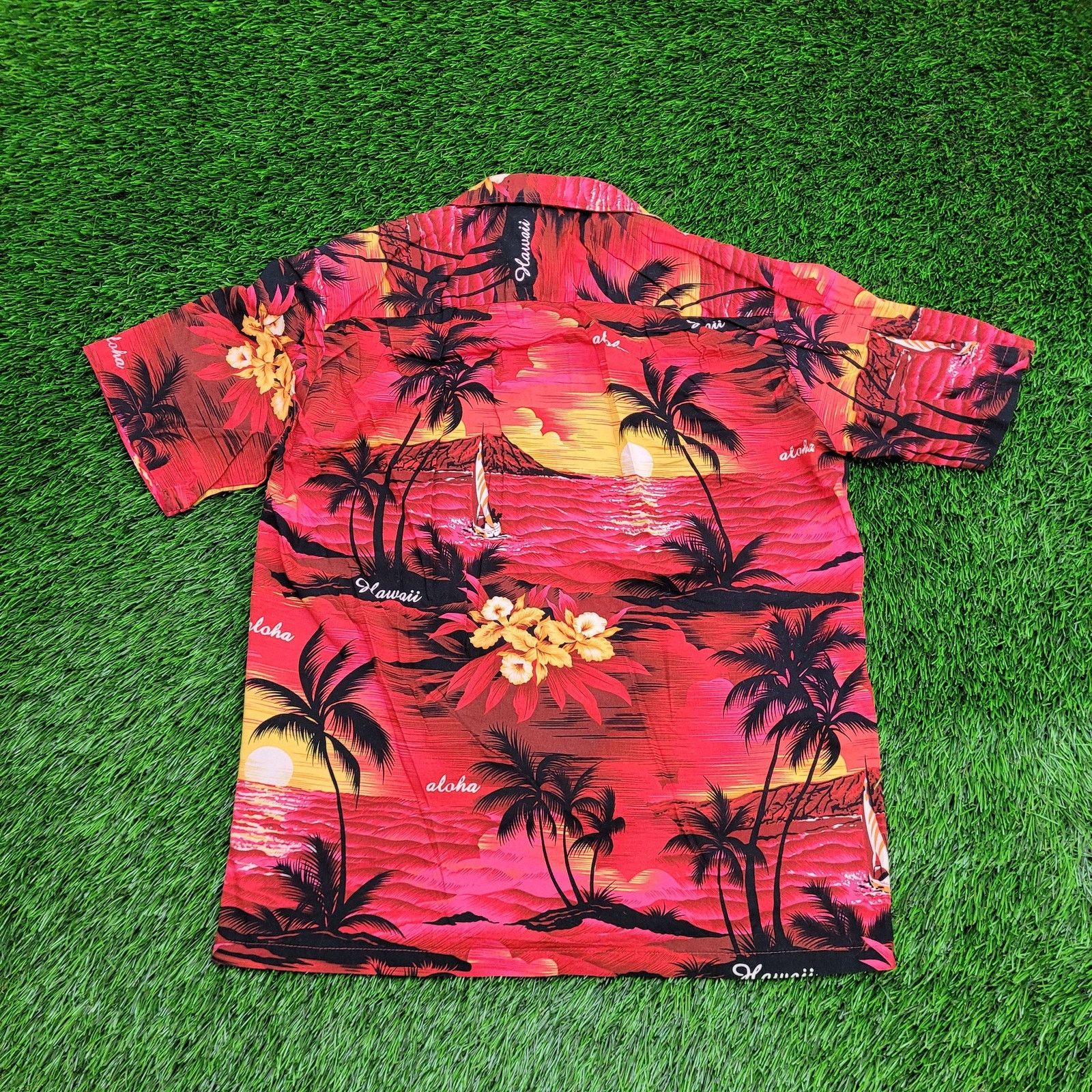 Vintage Vintage Hawaii Beach Sunset AOP Button Shirt S 18x26 Aloha Size US S / EU 44-46 / 1 - 2 Thumbnail