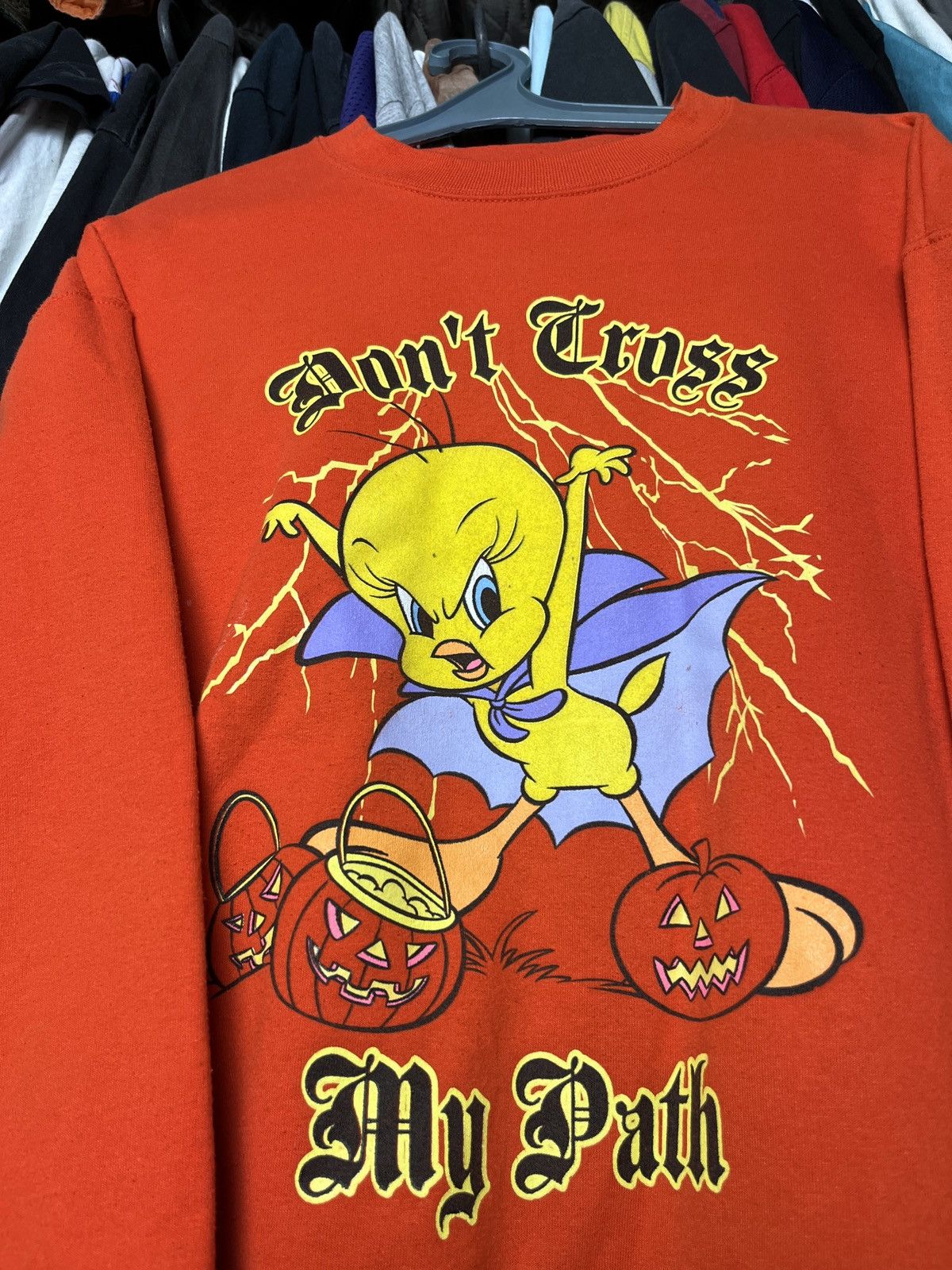 Vintage × Warner Bros 90s TWEETY HALLOWEEN DON'T CROSS MY PATH SWEATSHIRT - 1326 Size US L / EU 52-54 / 3 - 3 Thumbnail
